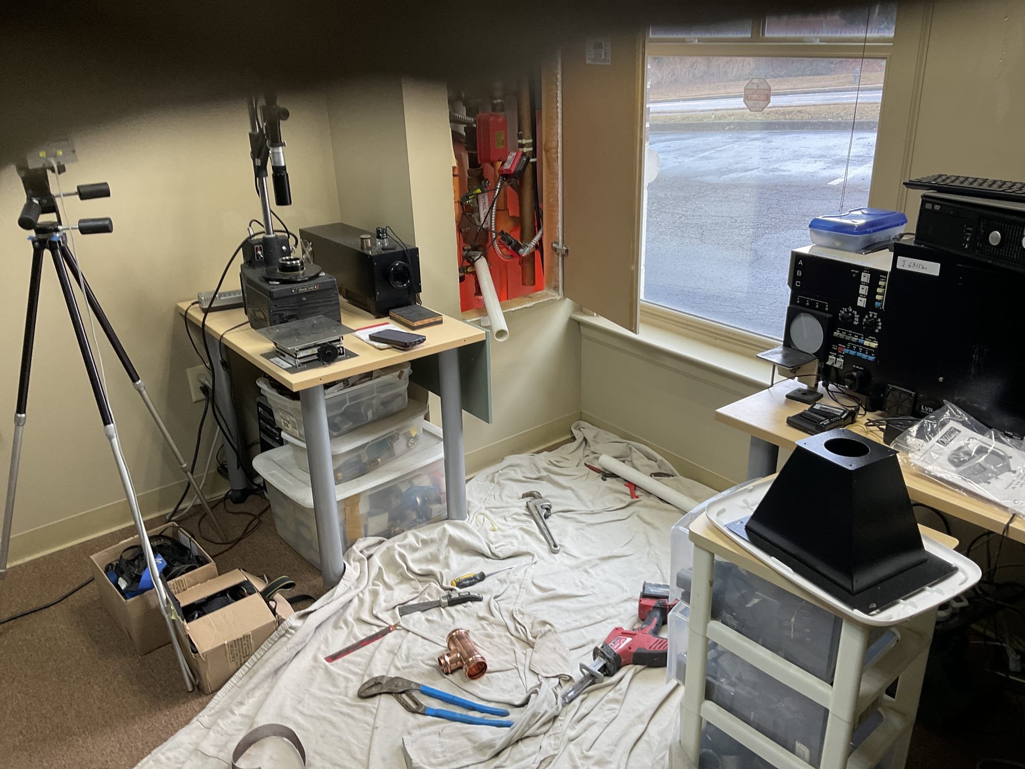 Replaced a leaking GLAV pipe in main control room with all copper pipe and propress fittings 