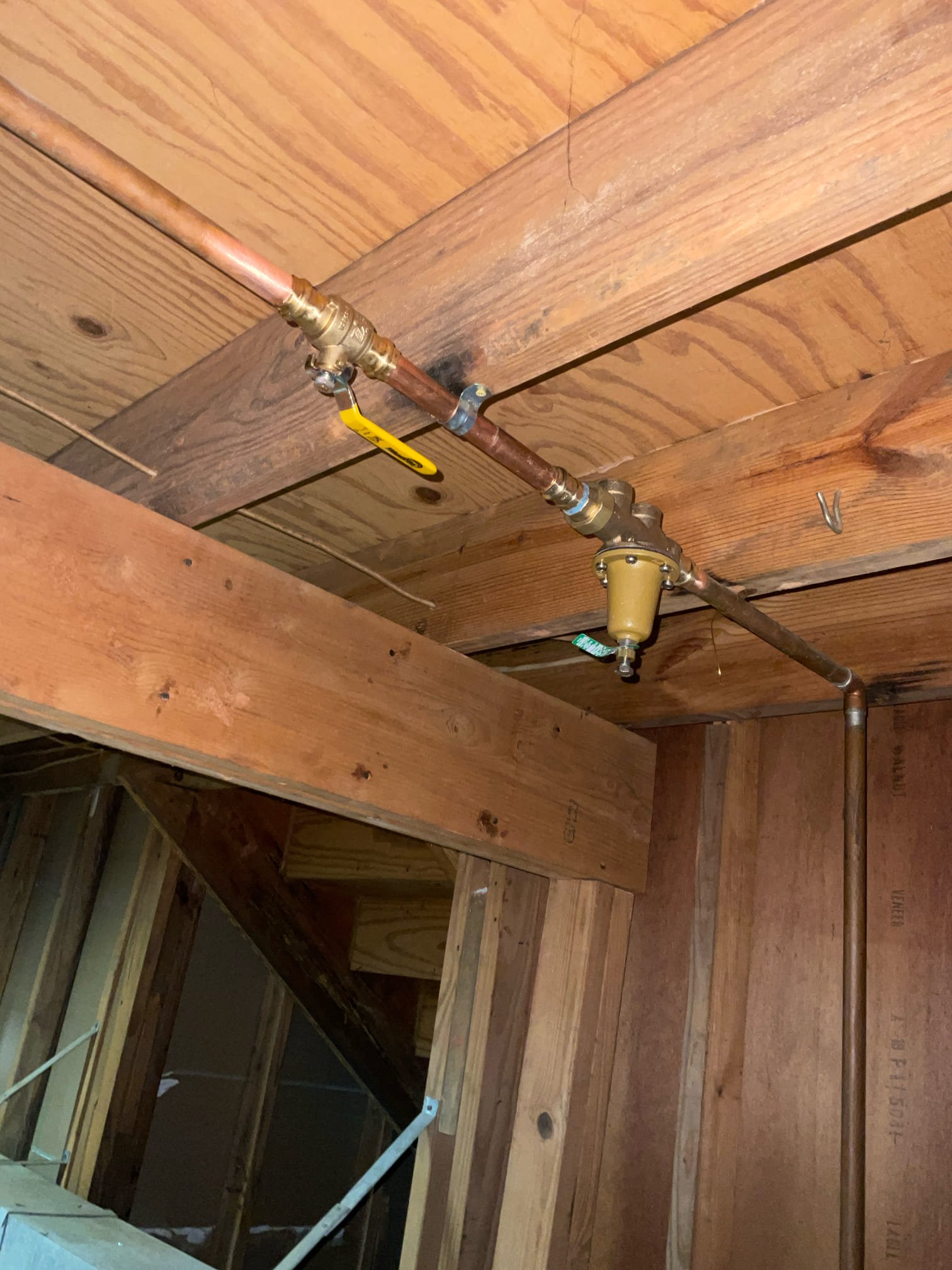 Replaced a old 17 years old 40 gal gas water heater with a Rheem 40 gas tank , new water shut off valve , pan , expansion tank , also replaced main water shut off and Prv , set pressure at 60 psi , discussed and signed up membership with customer today . 