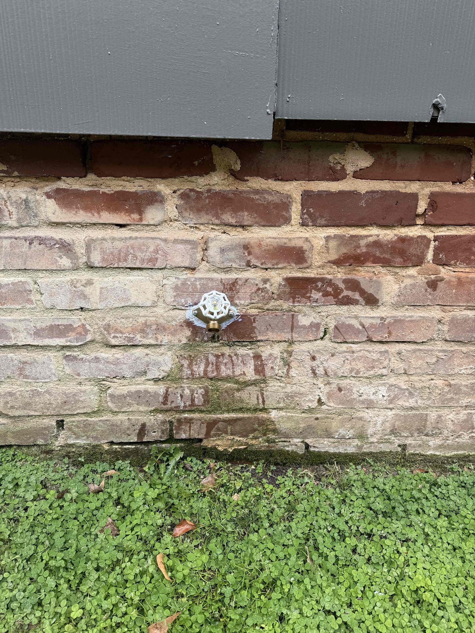 Remove existing hose bib and install new one

Cut out old hose bib. Installed new hose bib using pex piping. Tested and no leaks were present at this time and Spicket was working as it should. Cleaned up work area.