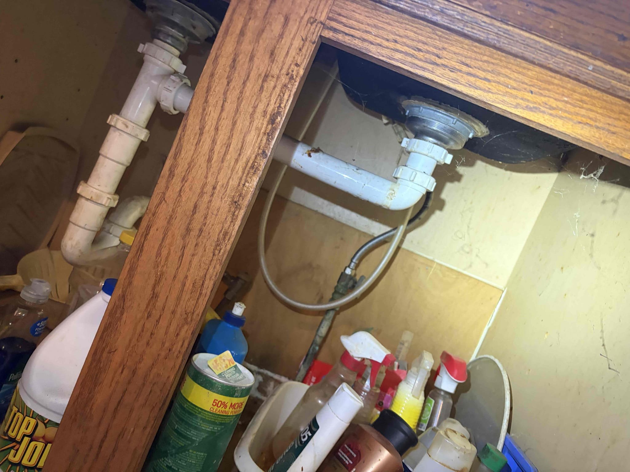 With this customer, they have a couple different problems. There’s something wrong with bugs coming from the drain fortunately, there’s nothing I can really do about that. I recommended them to call an exterminator for that as for the kitchen sink back up since it looked like there was a lot of grease coming up from the drain line. I recommended to get the sewer line From the roof. The roof is a very low pitch roof so that is exactly what I recommended to do with that in mind also recommend to cable the tub and overflow drain in one of the bathrooms to get the drainage continue to flow and then the assembly needs to be replaced. The customers also complaint was that the water pressure was very low so I took a look at the water pressure and it was at 60 psi it was only low on the hot side, and I recommended to replace the water heater due to the age of the heater