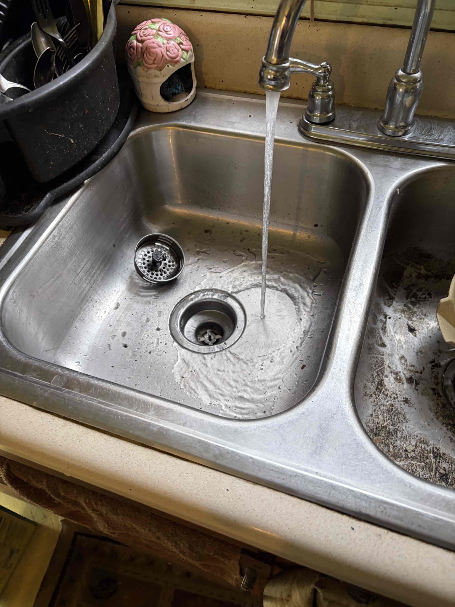 
Water jet kitchen sink drain vent from roof
Cable snake the tub and overflow 
Replace pop up assembly in bathroom 
Jetted the vent stack on the roof for the kitchen drain line had a little bit of backsplash coming from the laundry room however, we did clean that up and talk with the TENANT about it. In addition to that we got that line all opened up and verified the cleanout after that went ahead and snaked the overflow for the tub drain. It is all old cast-iron so it’s nothing to drain the greatest unless we replace the Piping underneath however, the drain is draining perfectly fine and additionally that went ahead and replace the pop-up assembly in the bathroom because the previous one was leaking and needed to be replaced once completed. There are no leaks. The customer is all set to use their kitchen sink, the bathroom sink and the tub drain as they wish and there’s no further issues at this present day. 