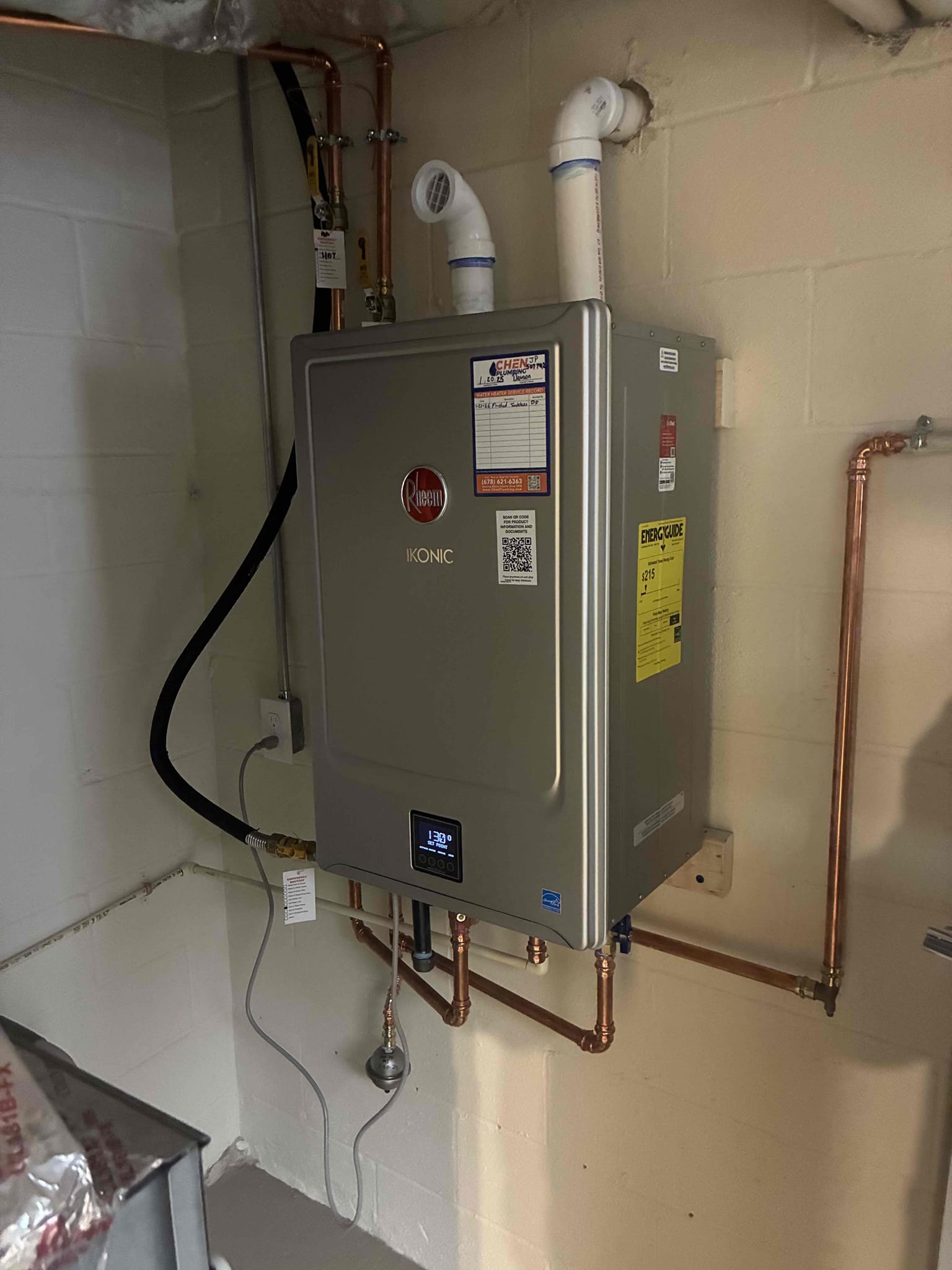 Diagnosed upstairs shower not turning off and handle off issue. Found adapter for shower handle not seating properly and found debris inside handle. Removed debris and reseated handle. Tested for proper operation. Shower is working properly with no leaks 