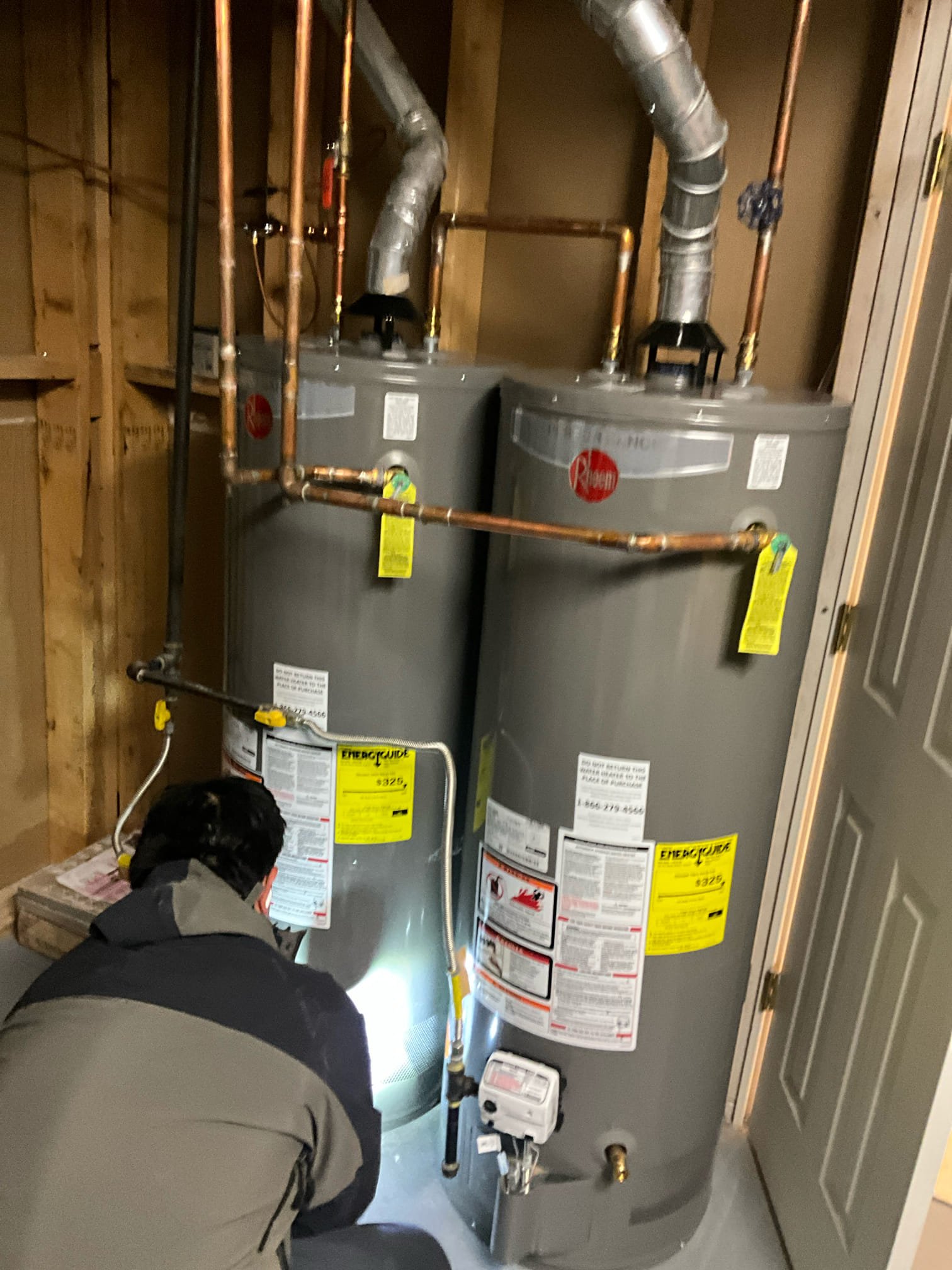 Customer had water in the ceiling below jetted tub. Ran all plumbing fixtures in the master bath, including toilet shower tub and lavatory faucet so no indication of leaking below spoke with customer and found that daily baths are taken in the master bath, filled the tub and found a leak from union on jetted tub. Recommended having a general contractor come and replace the tub. Or, call manufacturer and see if any service techs are available for it. No additional leaks were found at this time. 