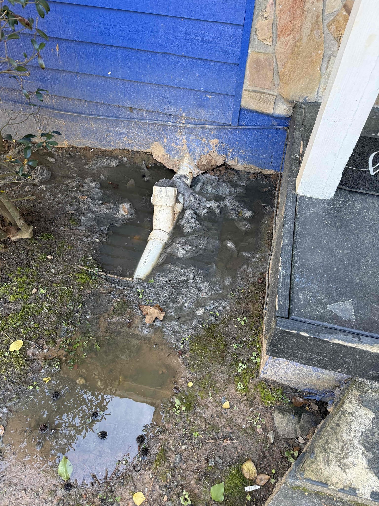 Gave customer estimate to replace sewer line from house to the city’s tap, adding two new cleanouts and making sure the sewer line is buried at the right depth. Customer approved estimate, customer paid 25% deposit today of $2,054.94 the remaining balance of $6164.84 will be paid tomorrow after the work is completed. 