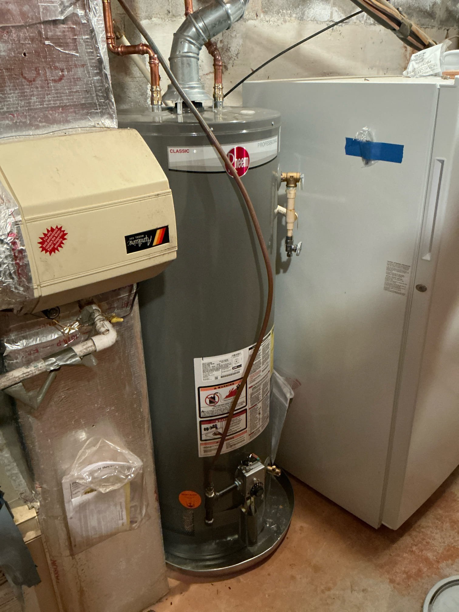 Performed win with Chen annual plumbing inspection. Upon inspection found toilet will need replacing or rebuild in future time. Left estimates. All other plumbing components working well and found no leaks 