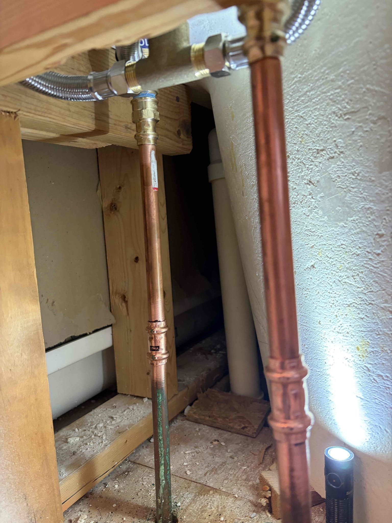 For this customer, we install a customer supplied Roman tub faucet in the master bathroom. We had to remove the board that goes in front of the actual tub kind of like an axis panel remove that and I told the customer that we are going to have to remove it to replace the faucet so that is exactly what we did was able to get the old faucet out how to cut off the old faucet because of the age got it all out and was able to properly get the new one installed It came with these flexible connections that are required with the faucet in addition to that put all the trim on correctly and everything together, so it would be proper. The customer went with an Olympia faucet after the installation I cleaned up with my shop vac all the dust and debris that was created in all the brush shavings and made sure everything was looking nice and new in addition to that the customer also had a half inch gate valve in the basement for a hose bib that he needed to be replaced so therefore that is exactly wh