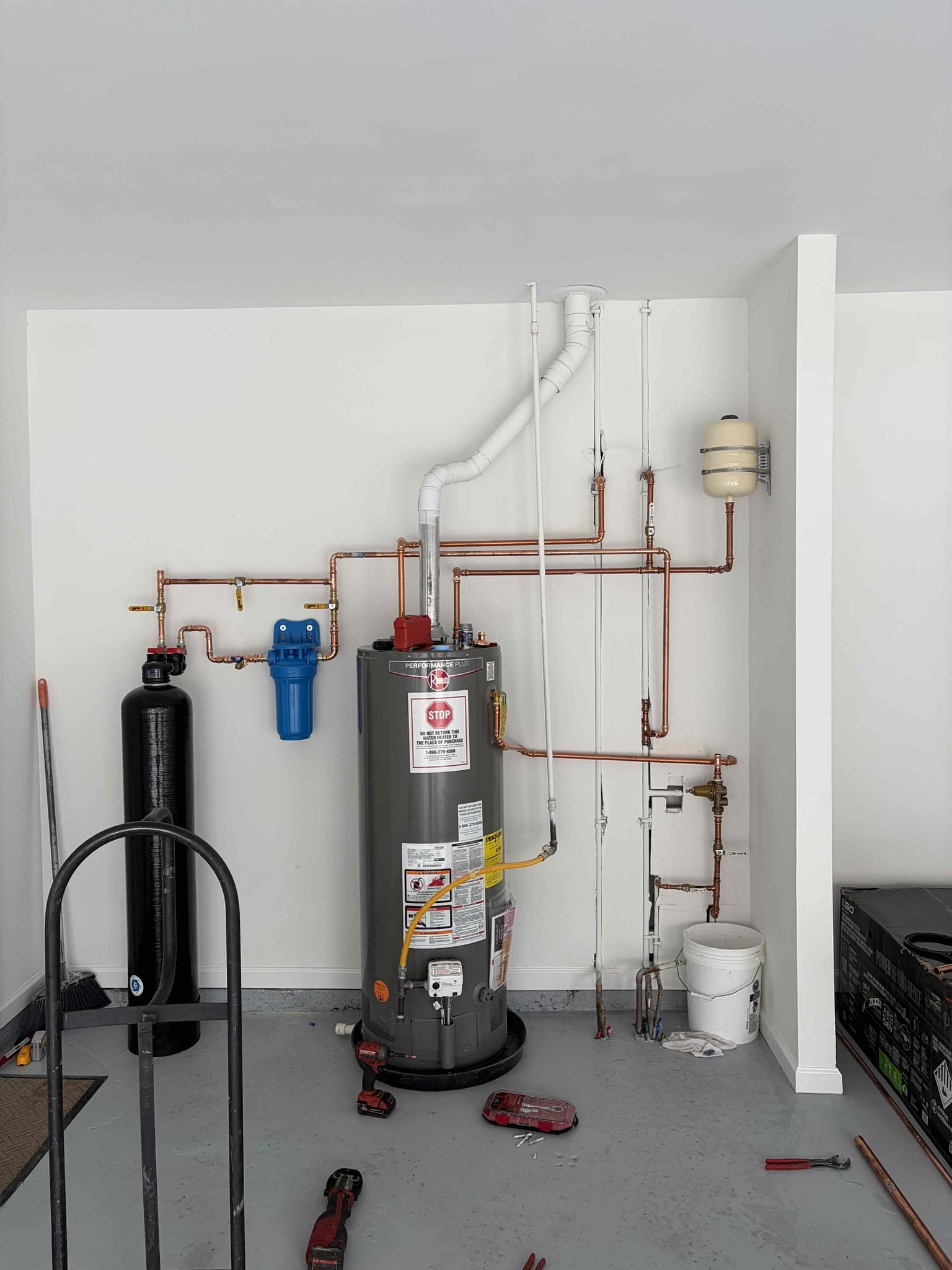 For this customer install a brand new spring well water filter system supplied by the homeowner had to install a bypass system to allow the system to be bypassed. If need be install Auburn brand new copper piping reduce down from 1 inch to three-quarter and plumbed it back into the main water supply made sure that the filter was nice and tight on the head and for the post filter everything should be working properly. The customer did a 48 hour flush beforehand to make sure everything was rocking and Rolling. Once the filters have been installed along with all the pipes. There are no leaks in the customer is all set to use the brand new filter for their home.