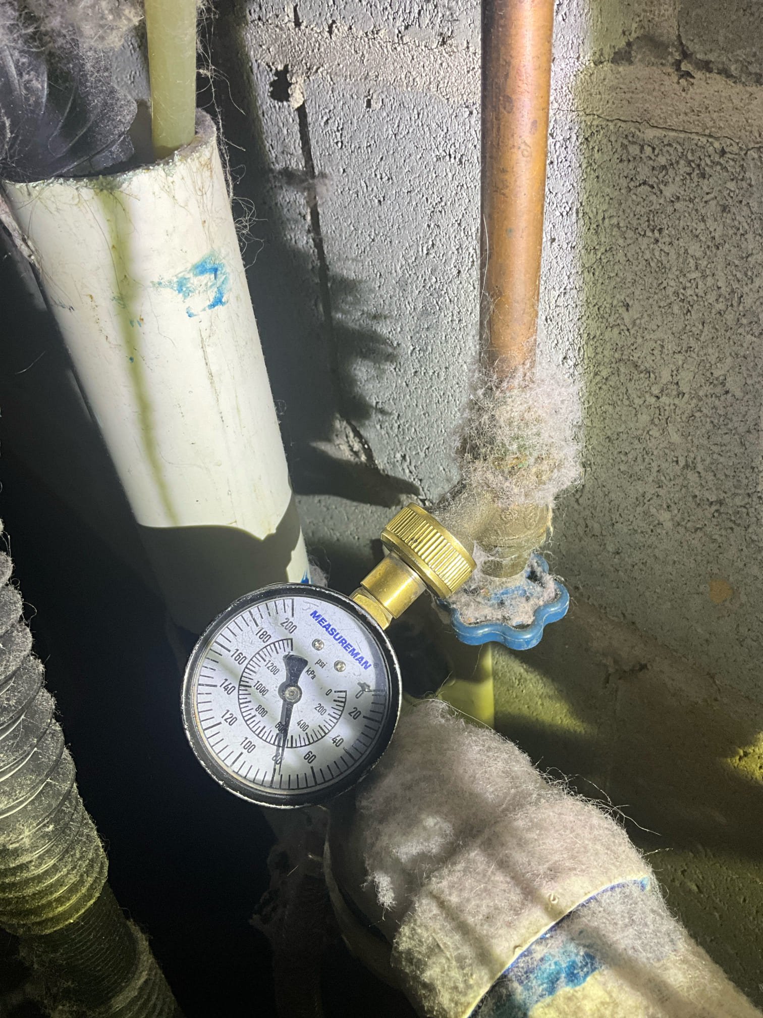 Customer had a water heater that was leaking. Removed the old heater, installed a new heater, and installed a new thermal expansion tank, shutoff, and drip pan. Tested all work to ensure proper function and no leaks, none were found.