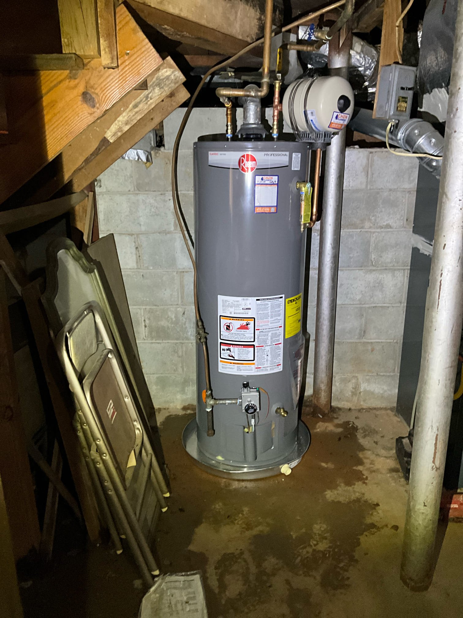 Customer had a water heater that was leaking. Removed the old heater, installed a new heater, and installed a new thermal expansion tank, shutoff, and drip pan. Tested all work to ensure proper function and no leaks, none were found.