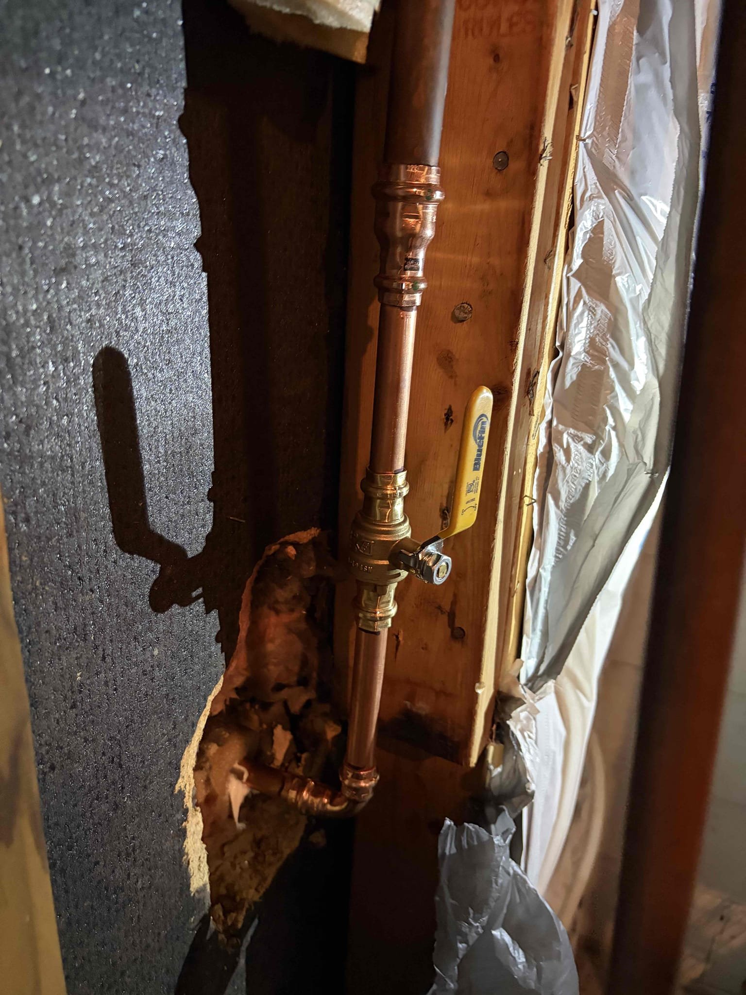 This job the customer had a bib that went turned on it would leak rather go in the repair route of trying to fix the old hose bib. I recommended just go ahead and replace it with a brand new one so that is exactly what we did we replaced the hose bib with a brand new one the shut off valve behind. It also needed to be replaced so we cut all all that out. They had the pipe coming in from three-quarter down to half inch so I reduced it up a little bit higher installed a new ball valve so you can turn it off in the winter time. For that I installed the new three-quarter hose bib. There’s no leak after installation. There was a really big hole in the cement from the prior hose bib so I use this much cock as I could to clear that hole so no bugs and critters get inside. I used clear caulking for the installation comes on as WHITE goes clear after a couple hours Was no way to secure the hose bib to the wall based off of how the brick is would have to chip the brick out in order to properly s