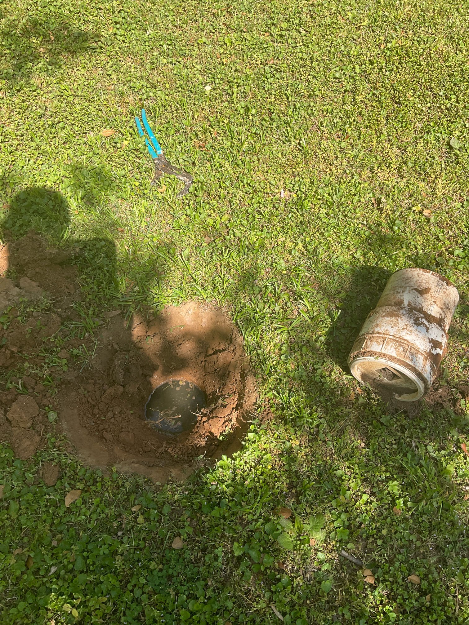 Checked toilet back up issue , found back up at 6” clean out near the street , this is Dekalb county issue , I give phone number and let customer called to county to fix this problem 