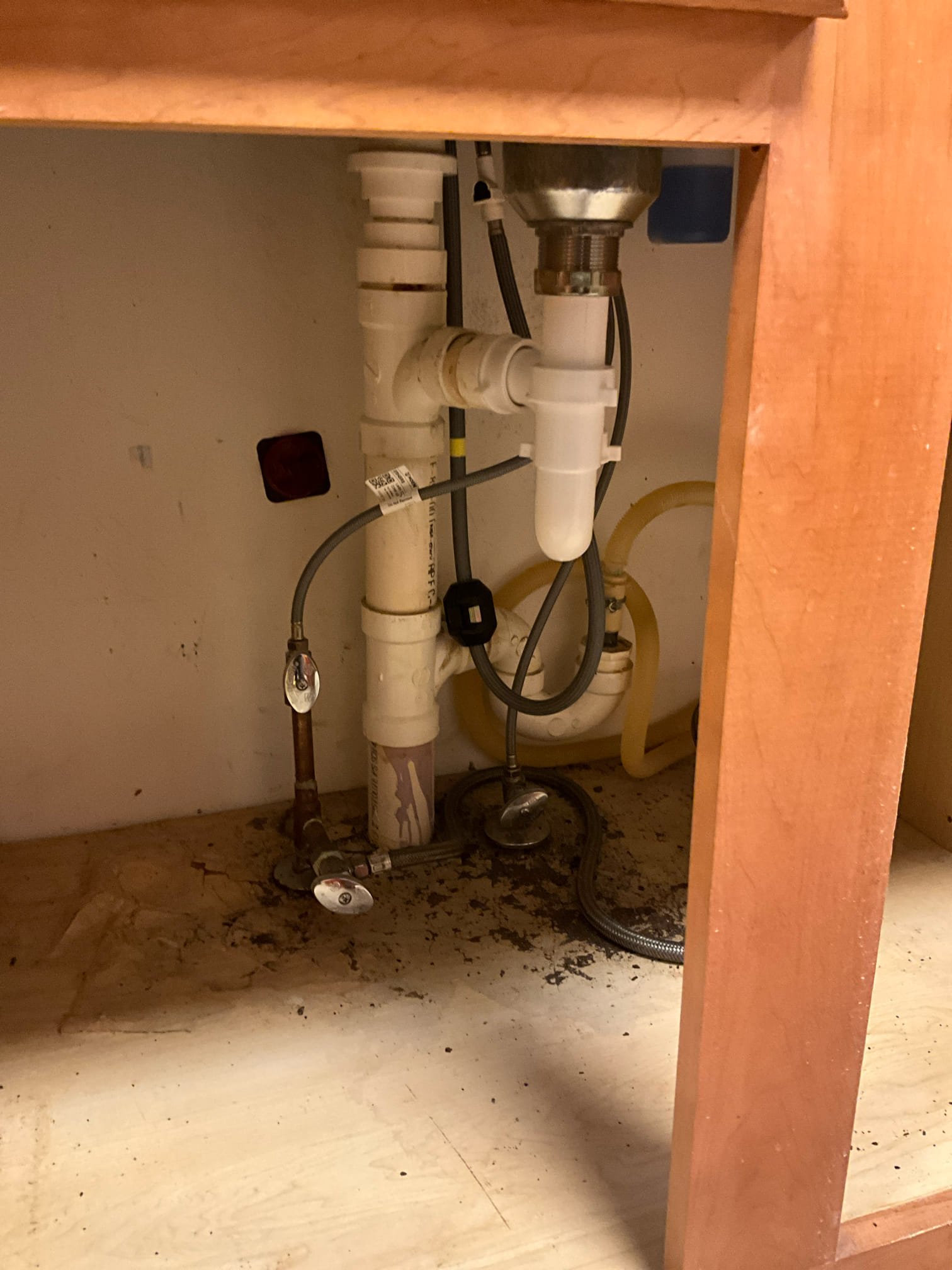 Customer had a sink strainer that suddenly failed and caused drain water to leak between floors. Customer also had an upstairs toilet that needed replacement. Replaced the sink strainer and replaced the toilet. Tested all work to ensure proper function and no leaks. 