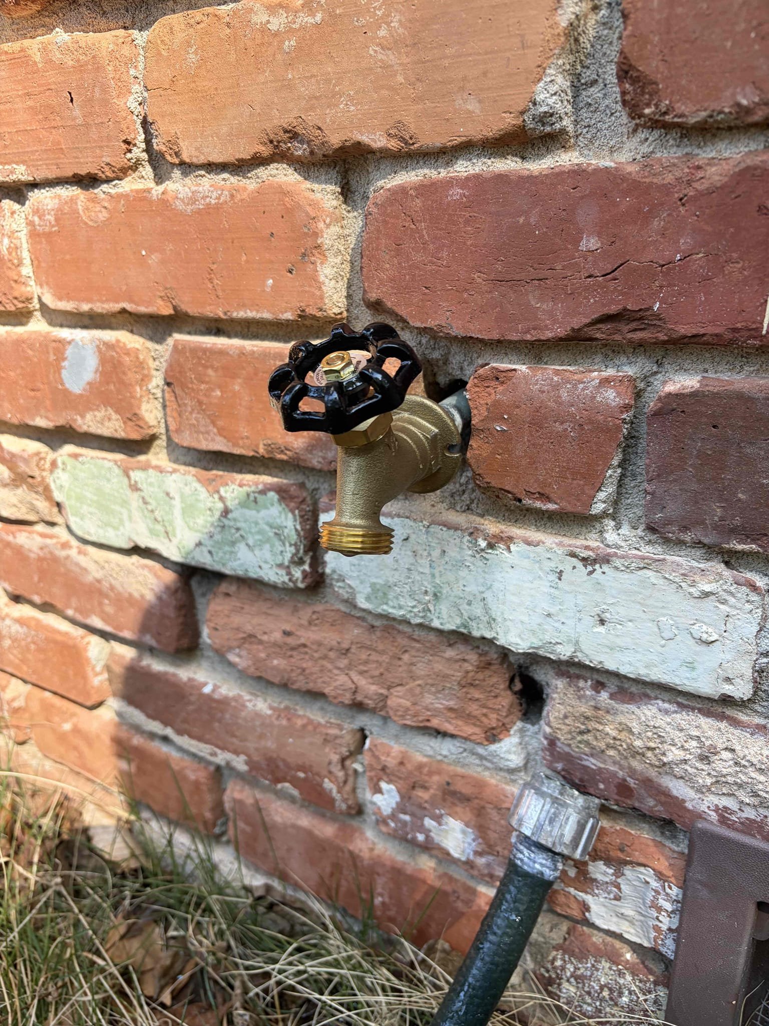 Flex shaft drain kitchen sink 
Replace hose Bibb due to a leak
Win with Chen 

For this job I came out to the home and as I was ringing the doorbell I had noticed the hose Bibb was leaking constantly, so the customer and I talked about it and we’d say that se will come back to it. We took a look at the kitchen sink because it was backing up, so therefore I gave a couple of options today. Customer signed off on the estimate and we moved forward with the repairs. I replaced the front hose Bibb with brand new one in the front of the home. Additionally I used the flex shaft to clean the inside of the pipe, the customer had put lettuce down causing the drain to back up. Was able to clean the line out and the sink is flowing again. I also replaced the ptrap because it had gotten all gross. At this time there are no leaks and the customer is a set.