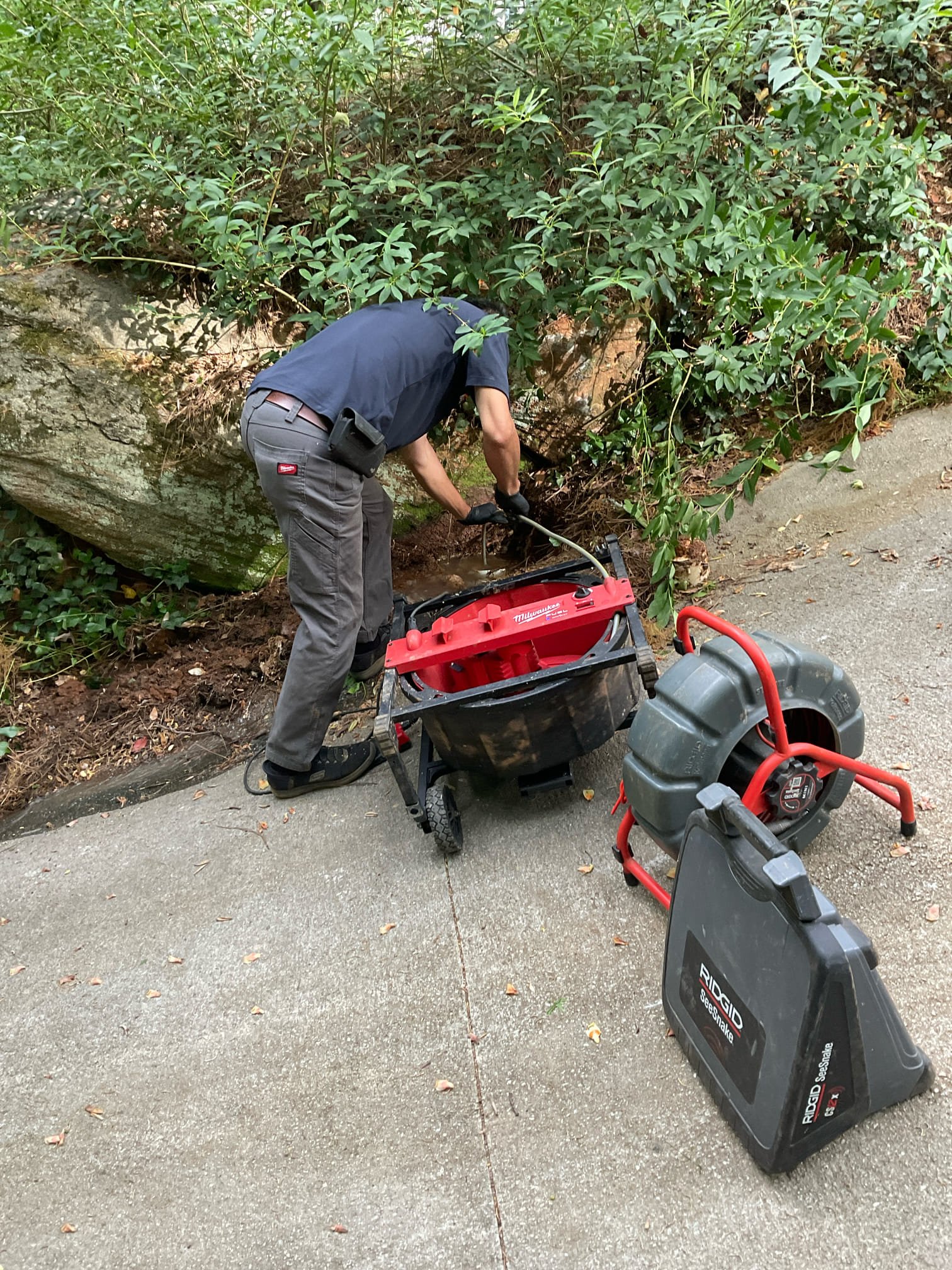 Sewer main line back up , snake with different type machine could not clear because heavy roots problem , located the problem under the driveway, come back Tuesday for repair 