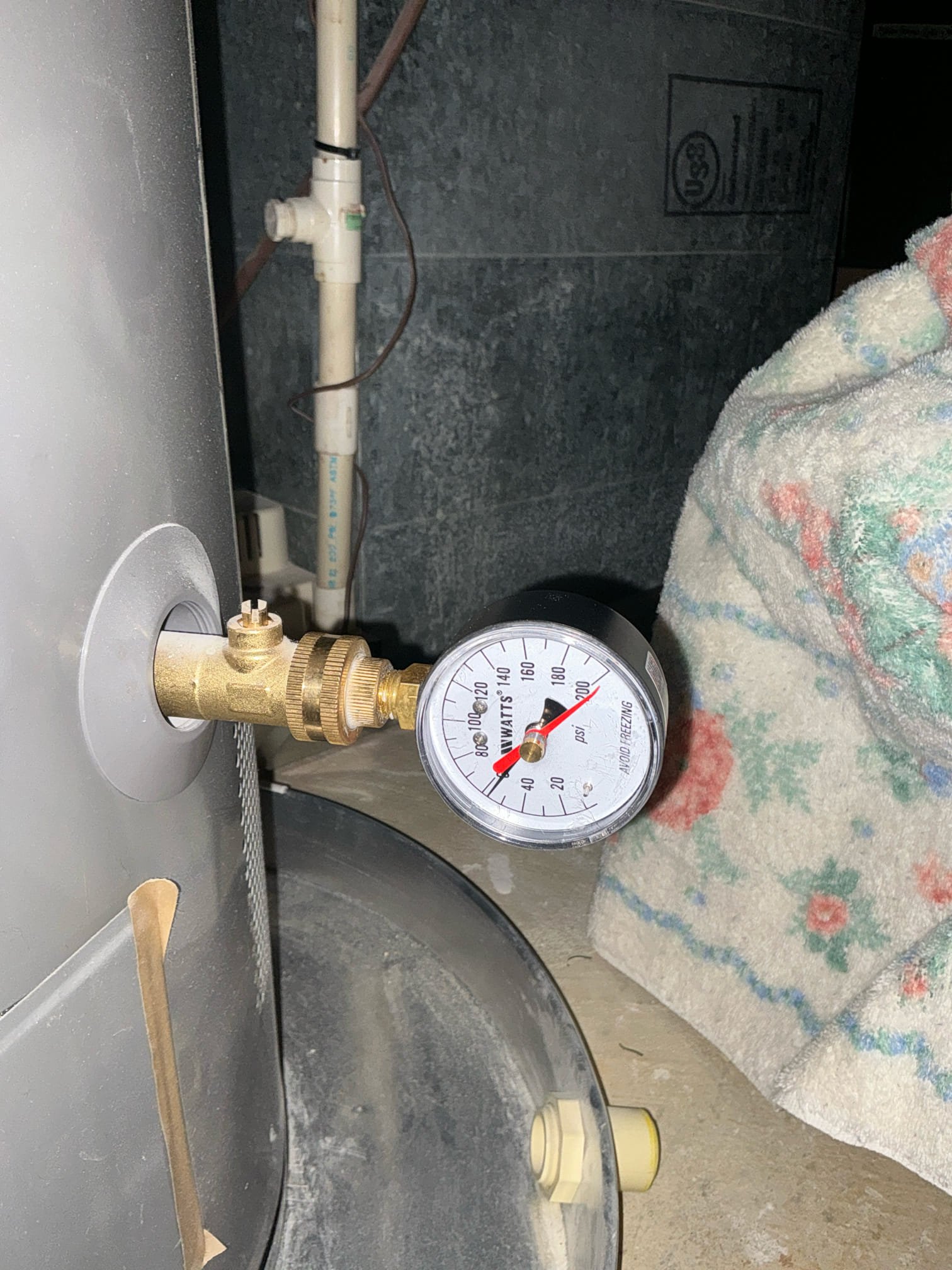 Diagnosed sewer ejection pump not working. Found pump to be nearly 15 years old. Pulled old pump and found no weep hole and also found check valve had failed and lodged flap shut possibly causing pump failure. Installed new zoller sewer ejection pump with new piping and weep hole as well as new check valve. Tested pump and everything is working properly with no leaks. As courtesy replaced washer in backyard hose faucet. Signed up for win with Chen.