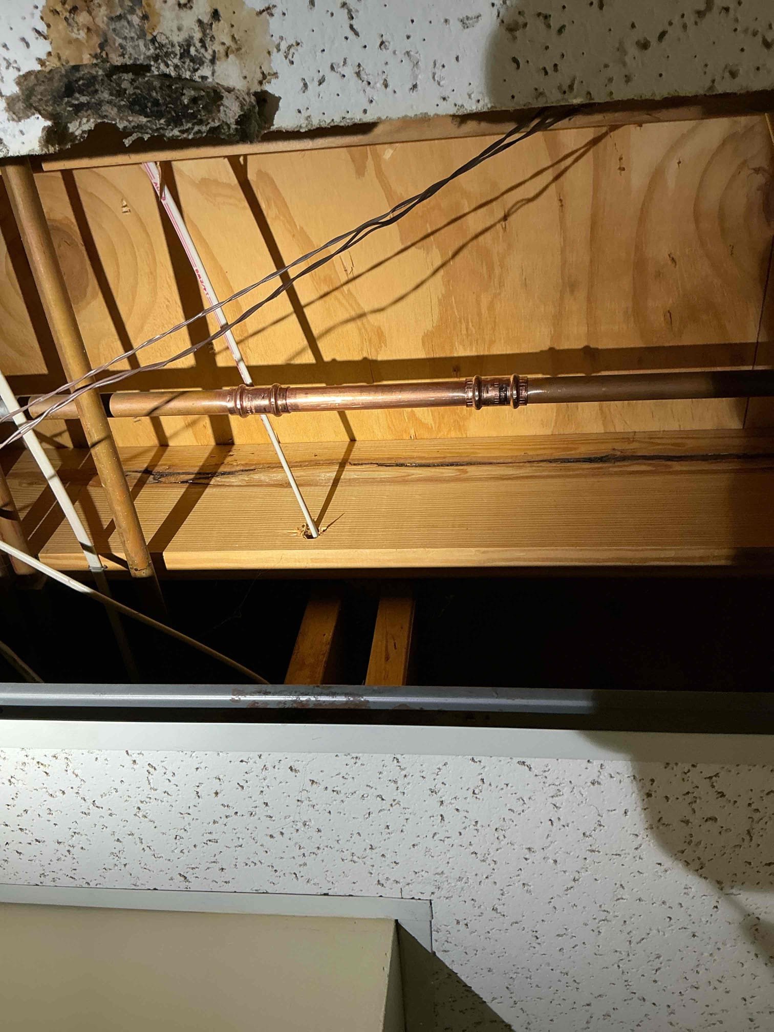 Customer called us out for a pinhole leak on copper line gave price to replace small section of it. Customer agreed, replace small section of copper piping thoroughly tested work for leaks. Work is tested and complete.
