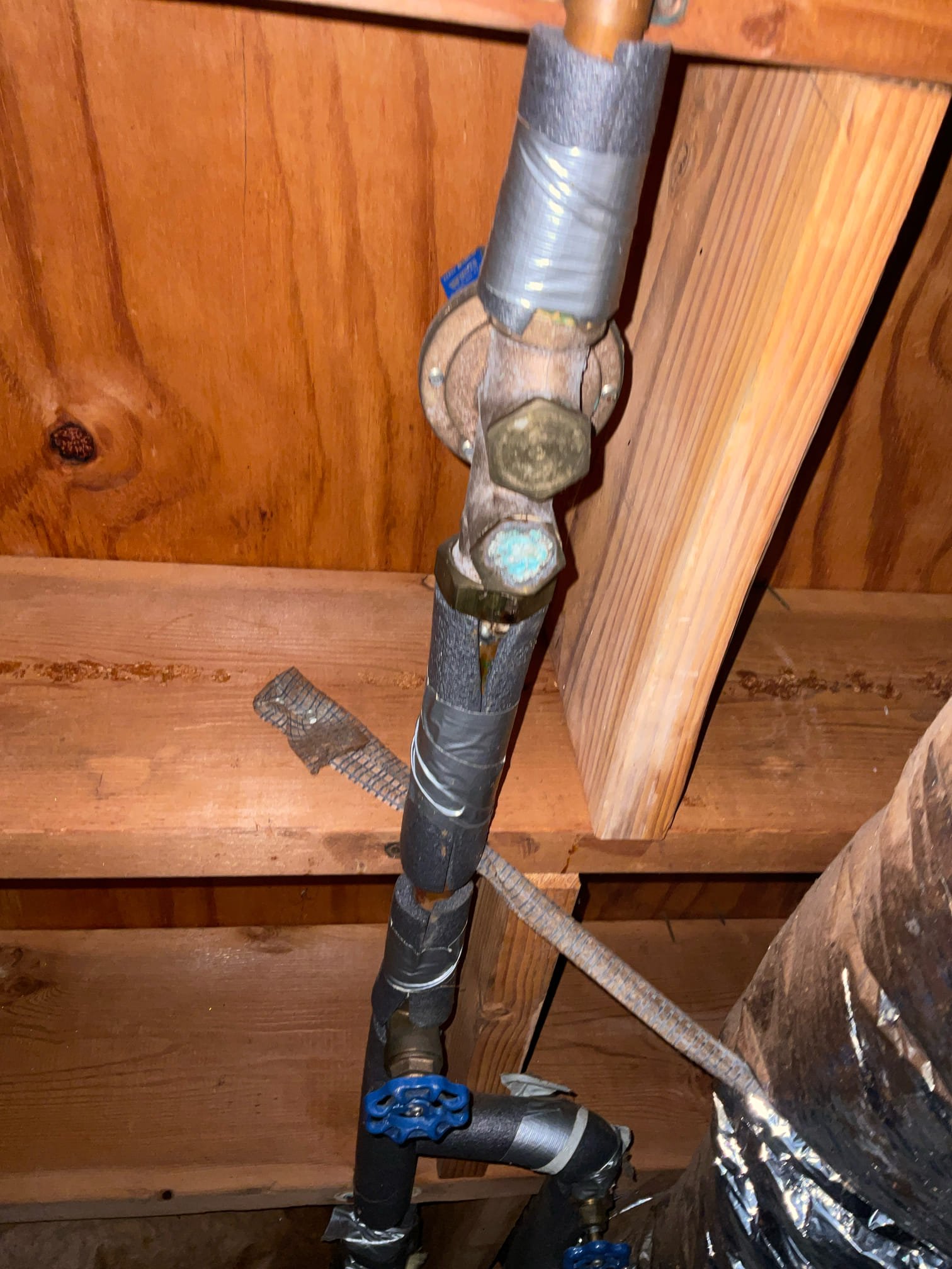 Sold  ice maker box with line installation , expansion tank replacement work and do it later 