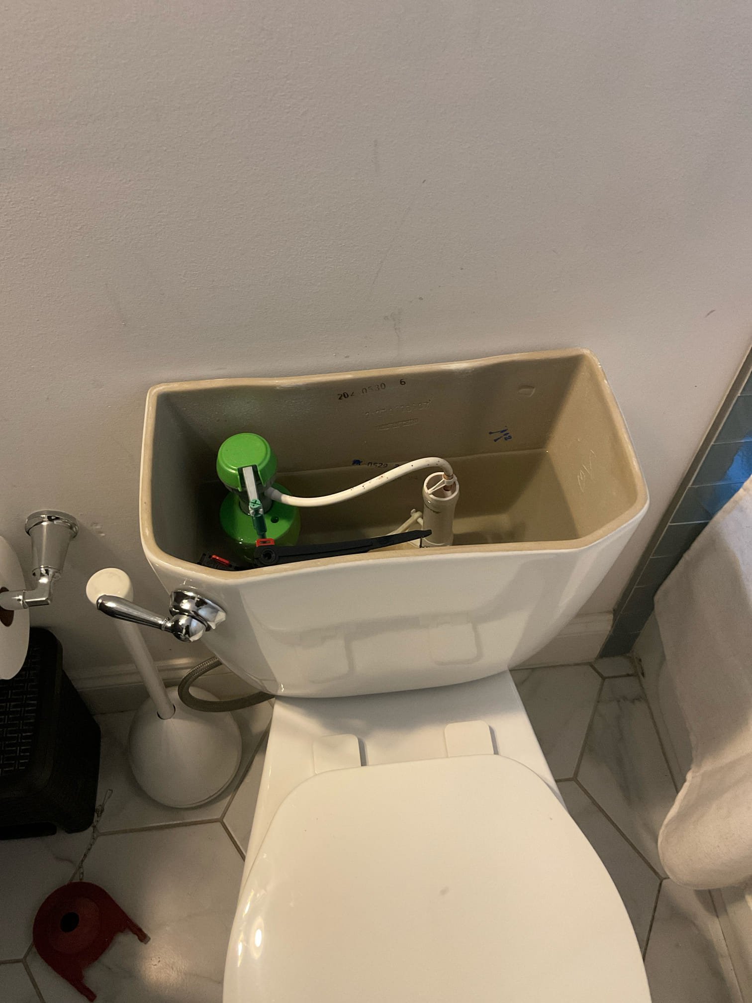 Fixed a broken toilet handle with heavy duty side mount chrome handle 