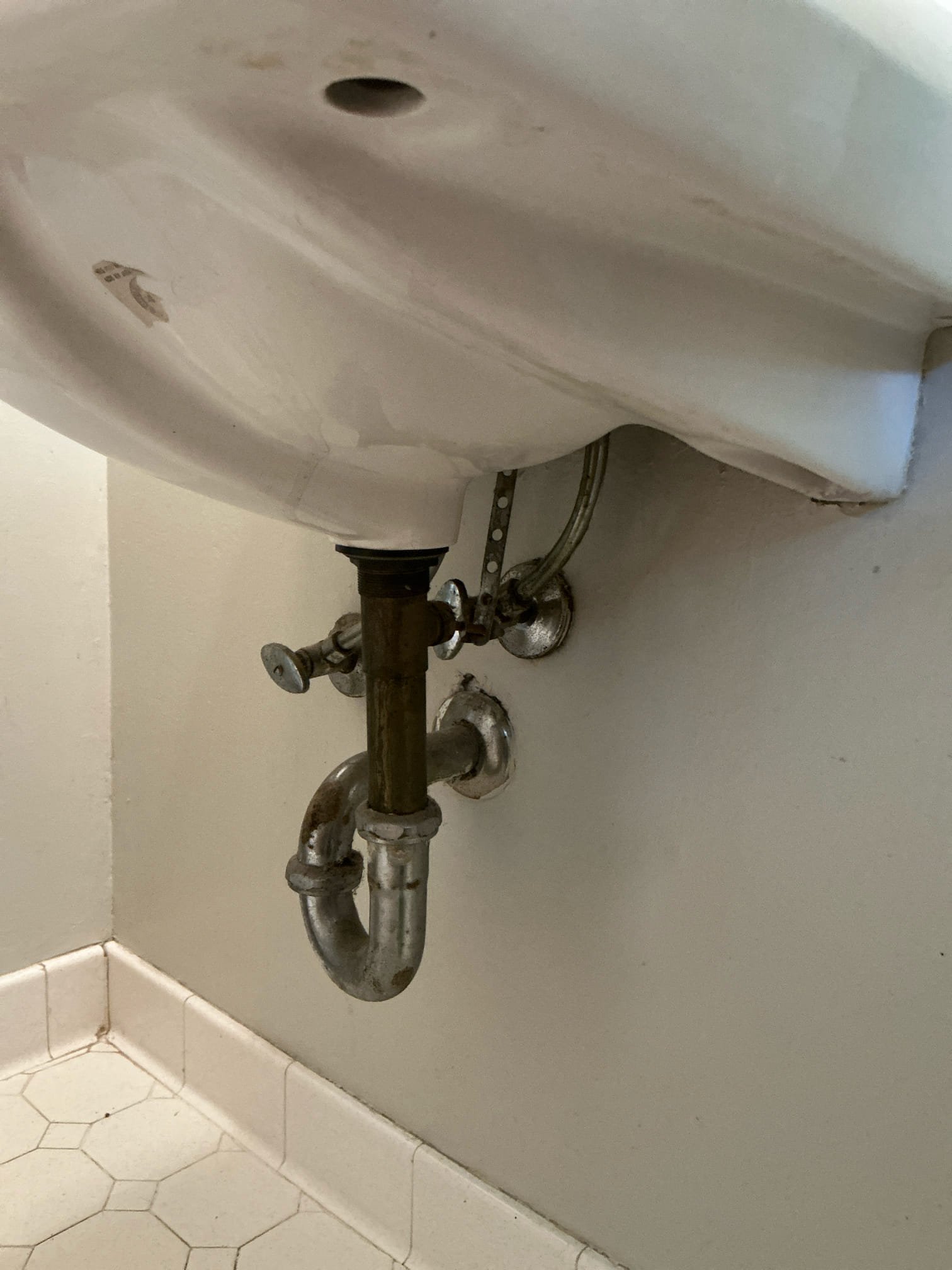 Performed win with Chen annual plumbing inspection and tankless flush. All plumbing components in home are working well with no leaks. Left estimate for vanity install