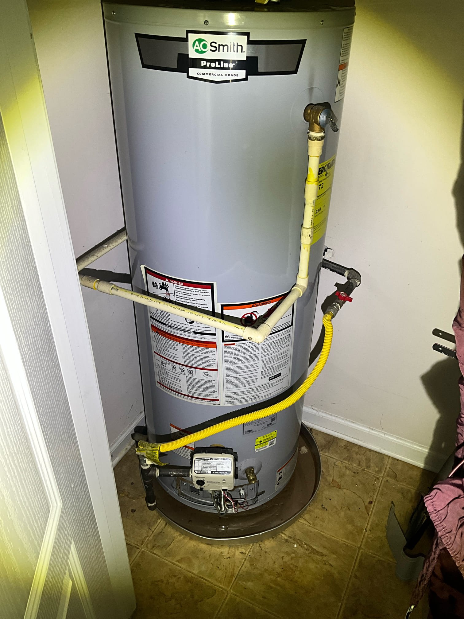 Customer had a water heater that was leaking and not producing hot water. Was unable to directly give customer pricing. Was informed by customers son that they will call us back. No dispatch fee for water heater quote. 