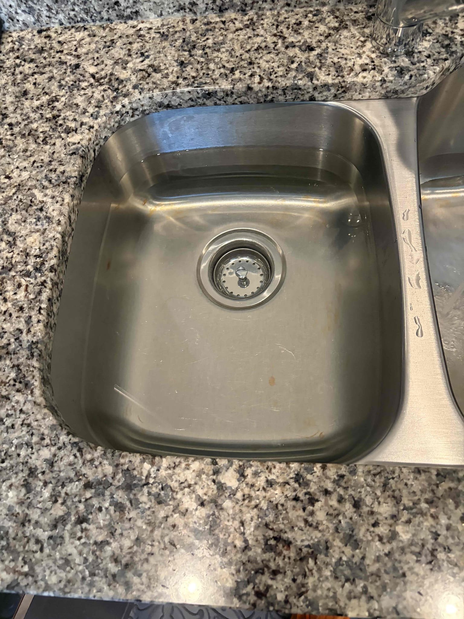 For this customer, they had a blockage in their tubular trap so therefore I took apart the tubular underneath the kitchen sink, cleaned it all out to ensure that proper flow was restored additionally, once cleaned out I did a couple different test videos and to show that light was passing through the tubular traps Once cleaned and clear there are no further issues. There’s no leaks from the connections that were taken off nor the leaks to begin with at this time the line is clear and the customer is all set. Check the water pressure and the water pressure red at 50 psi water heater is from 2017 electric. The customer decided to become a win with Chen member, welcome to the family. At this time, there are no further issues.