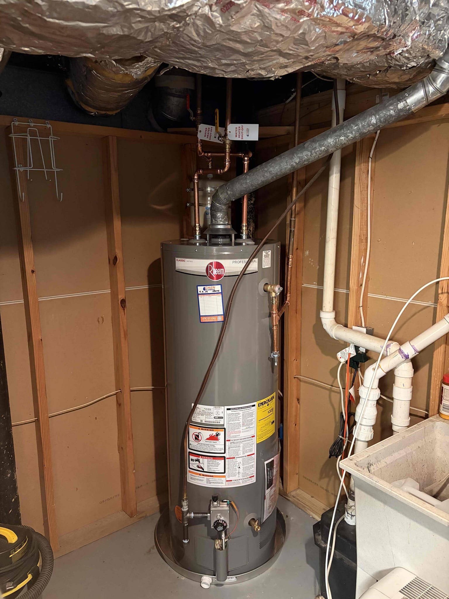 For this customer we installed a new 50 gallon gas water heater in the basement the previous Ao smith water heater had failed and as a result we installed a new pro 50 gas water heater, installed the unit up to code compliance, added a new thermal expansion tank, added a secondary ball valve for the hot side for the homeowner, additionally I had noticed the water line was galvanized and recommend to replace the galvanized water line the ground. 