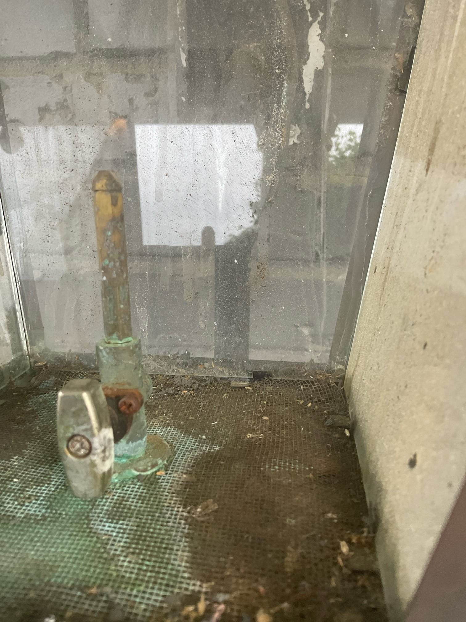 Two gas lanterns issue , front entrance left side after come in 
3000 Barnes mill ct home , left side lantern flame is very small 