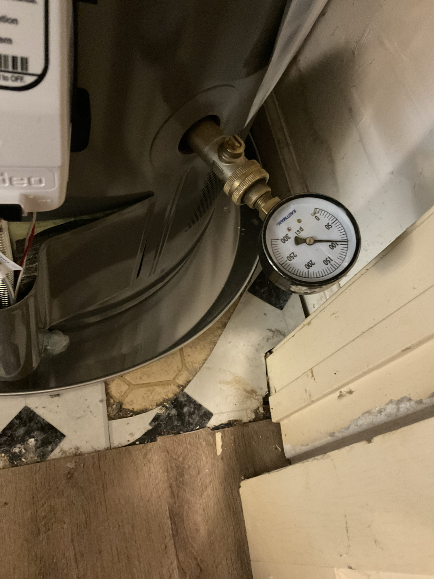 Replaced a busted 40 gal gas water heater in second floor with a new Rheem 40 gas , new expansion tank , Pan and new water and gas shut off valve , new gas flexible connector installed.