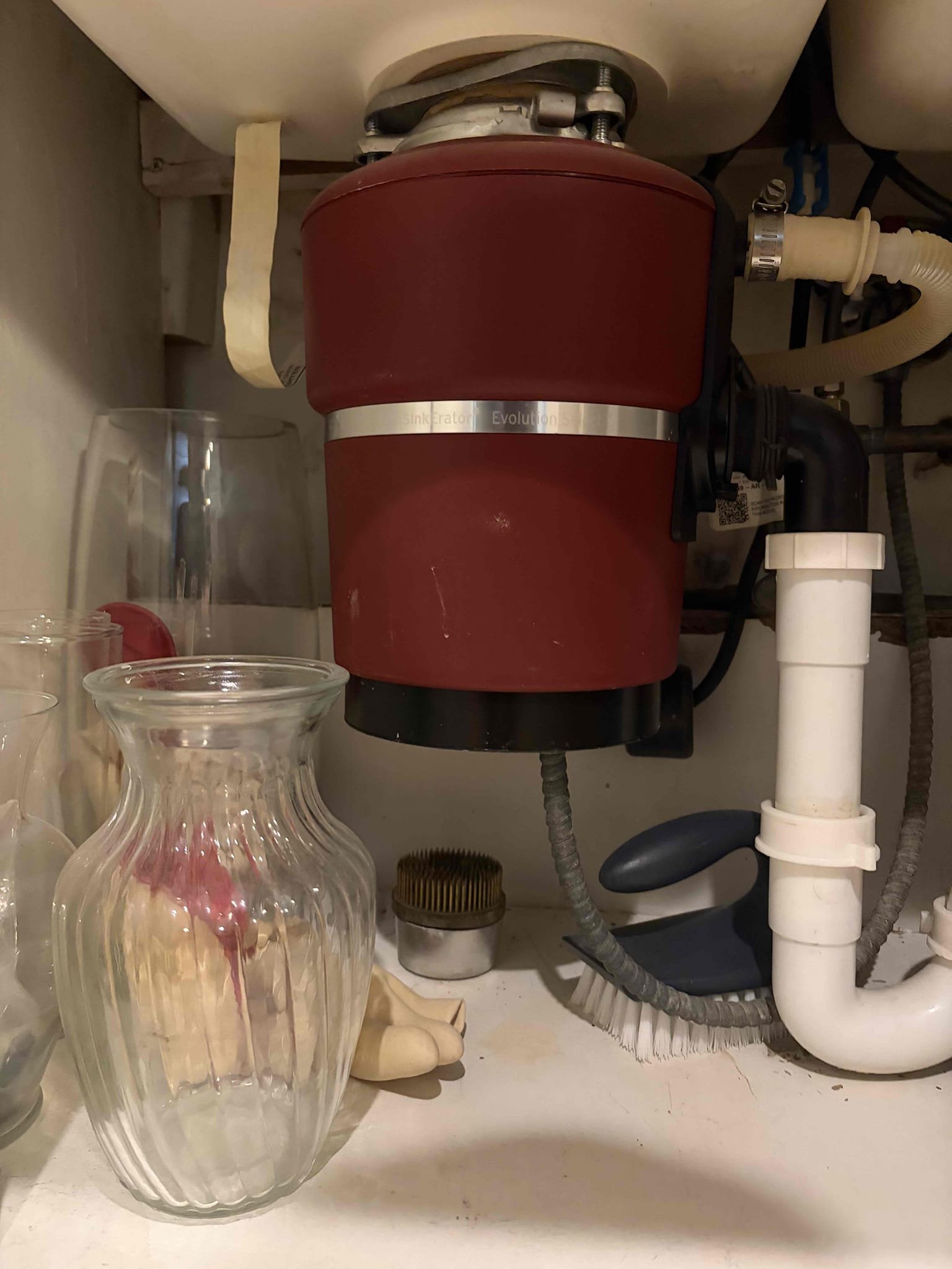 Unjam 5/8hp garbage disposal. Also adjusted toilet handle. Both garbage disposal and toilet handle are working properly at departure.