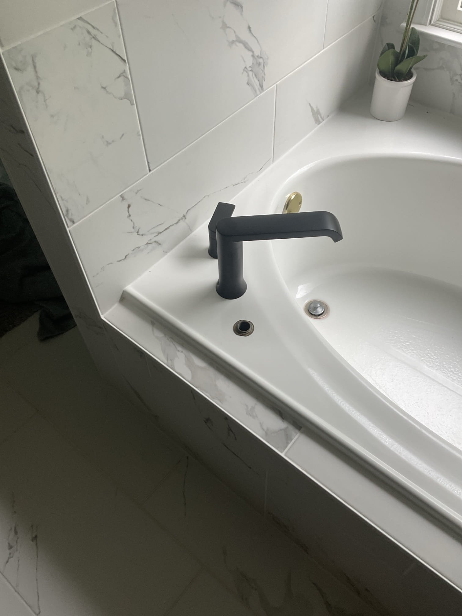Try to fix a leak at master tub faucet, could not take the cartridge out , need come back Thursday to replace the rough in valve 