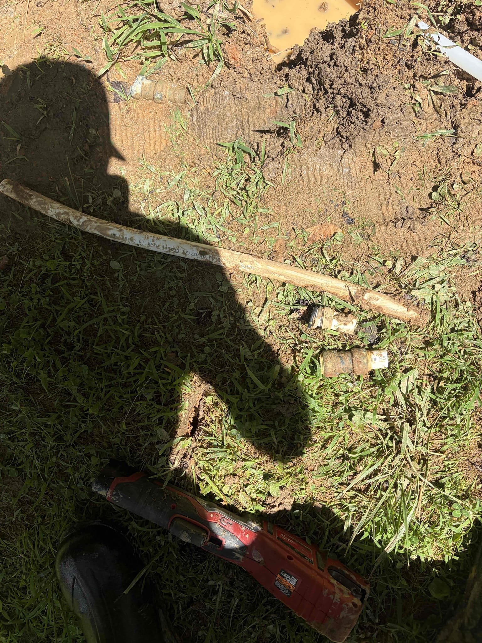 Upon arrival, customer stated they’re experiencing a water service leak. After inspection found water service leak coming from broken shark bite fitting. Cut out two shark bites, installed new pex to copper adapters. Water service no longer has any leaks at departure. Also aired out water throughout home.