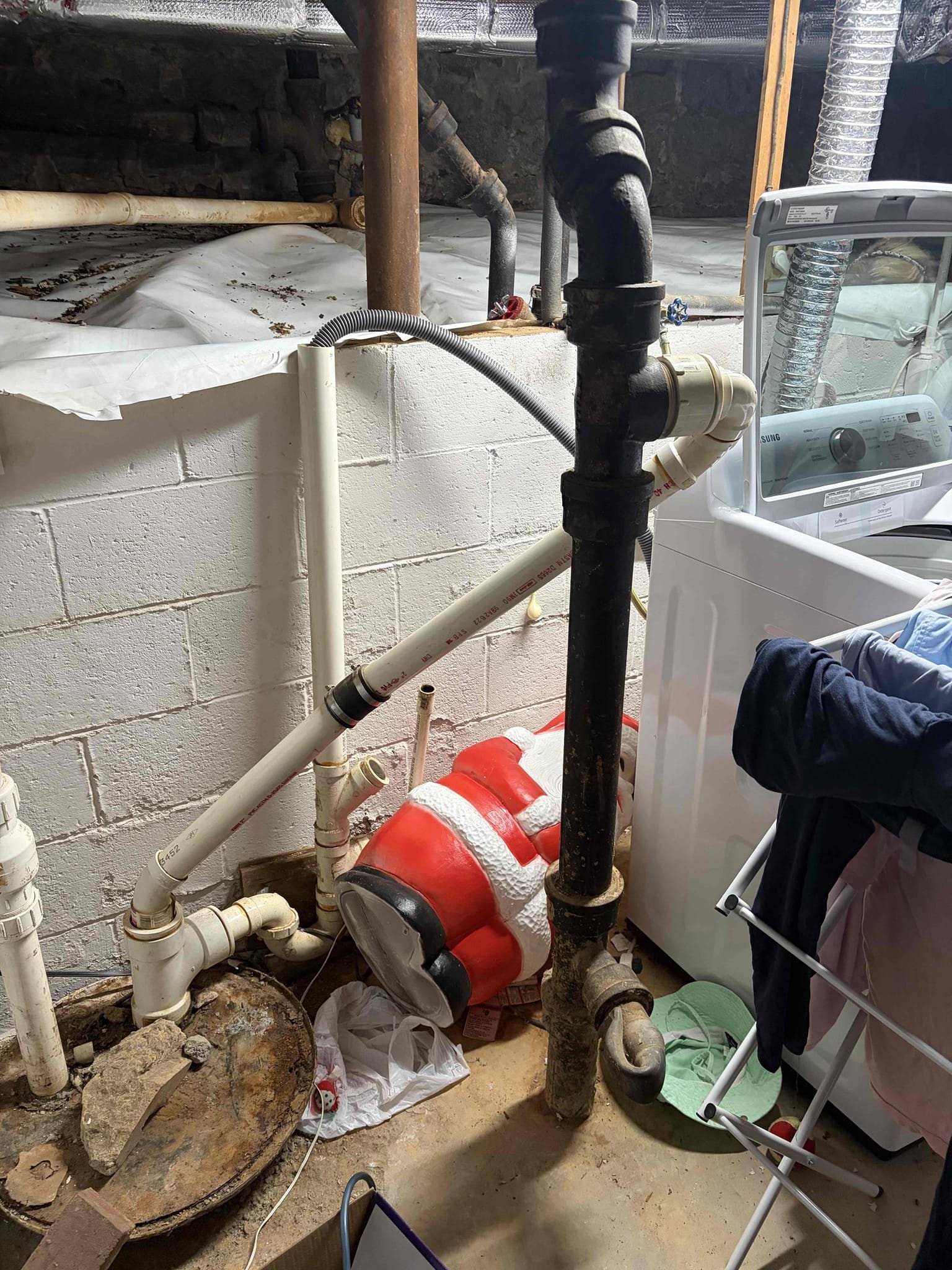This customer has a few issues that should be resolved, a tankless water heater the customer is interested in, following that the water heater is fro, 2011 gave recommendations for a tank or tankless. Customer also has cast iron and should be replaced additionally, the customer has a super old sewage pump basin that needs to be replaced due to the fact that is admitting a sewage smell, due to the fact that it is not sealed and it’s old. To further more the hose bib in the backyard is leaking and gave recommendations to replace that. Customer wants to think about the estimates at this time.