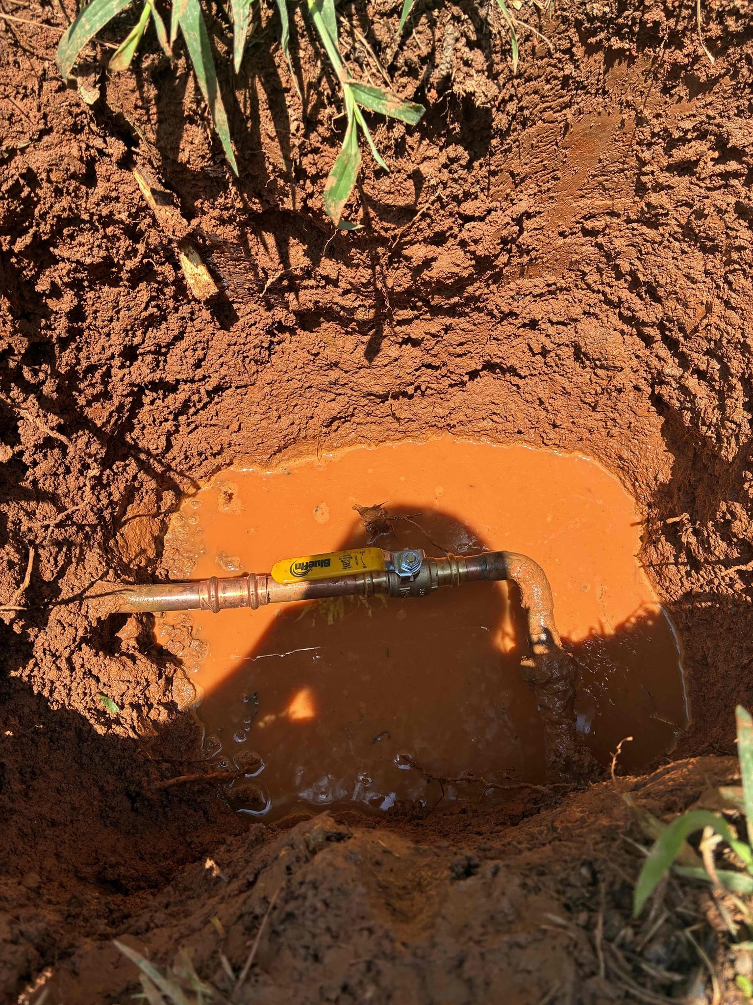 Found gate valve at meter leaking. Cut out gate valve and replaced with new ball valve. Turned water back on to test. Left water on and in good working order.