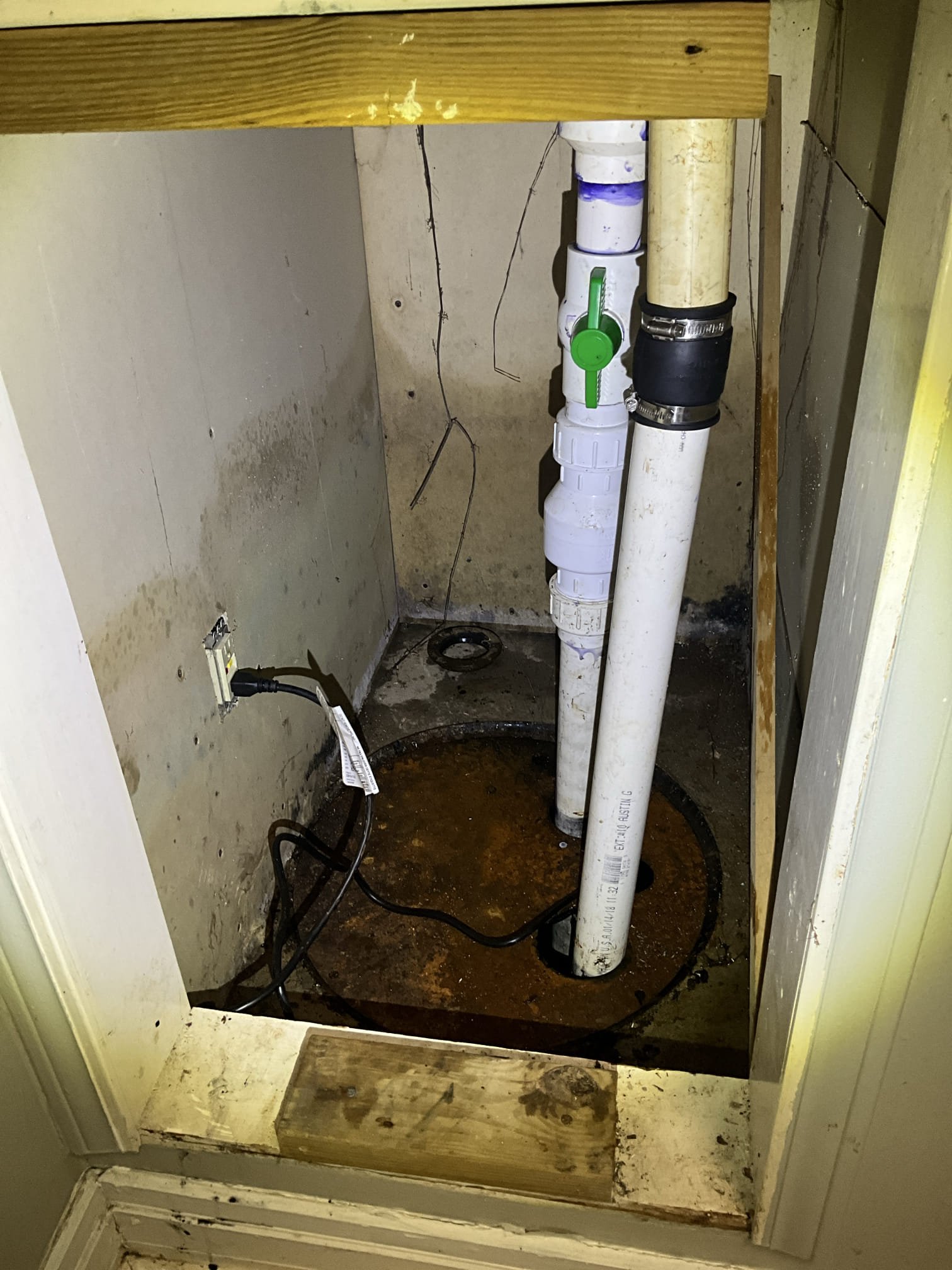 Customer had a basin in basement overflowing from the pump failing. Plugged in the pump with a bypassed switch and confirmed the pump functioned, just no working float. Noted to customer the lid is rusting, unmounted, and not sealed properly. Also noted mold in the area of the pump that needs to be addressed and noted the safety and sanitation risk. Customer couldn’t be present for the work so after approving the repairs got customers card on file. Customer declined work on the lid and stated the mold would be remediated after the pump repair. Tested work to ensure proper function and no leaks. None were found. 