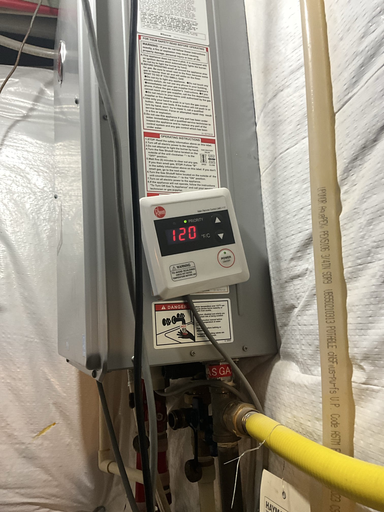 Flushed customers tankless unit. Safely disconnected comfort pump before install and attached after. Confirmed proper function when heating water and found no leaks. 