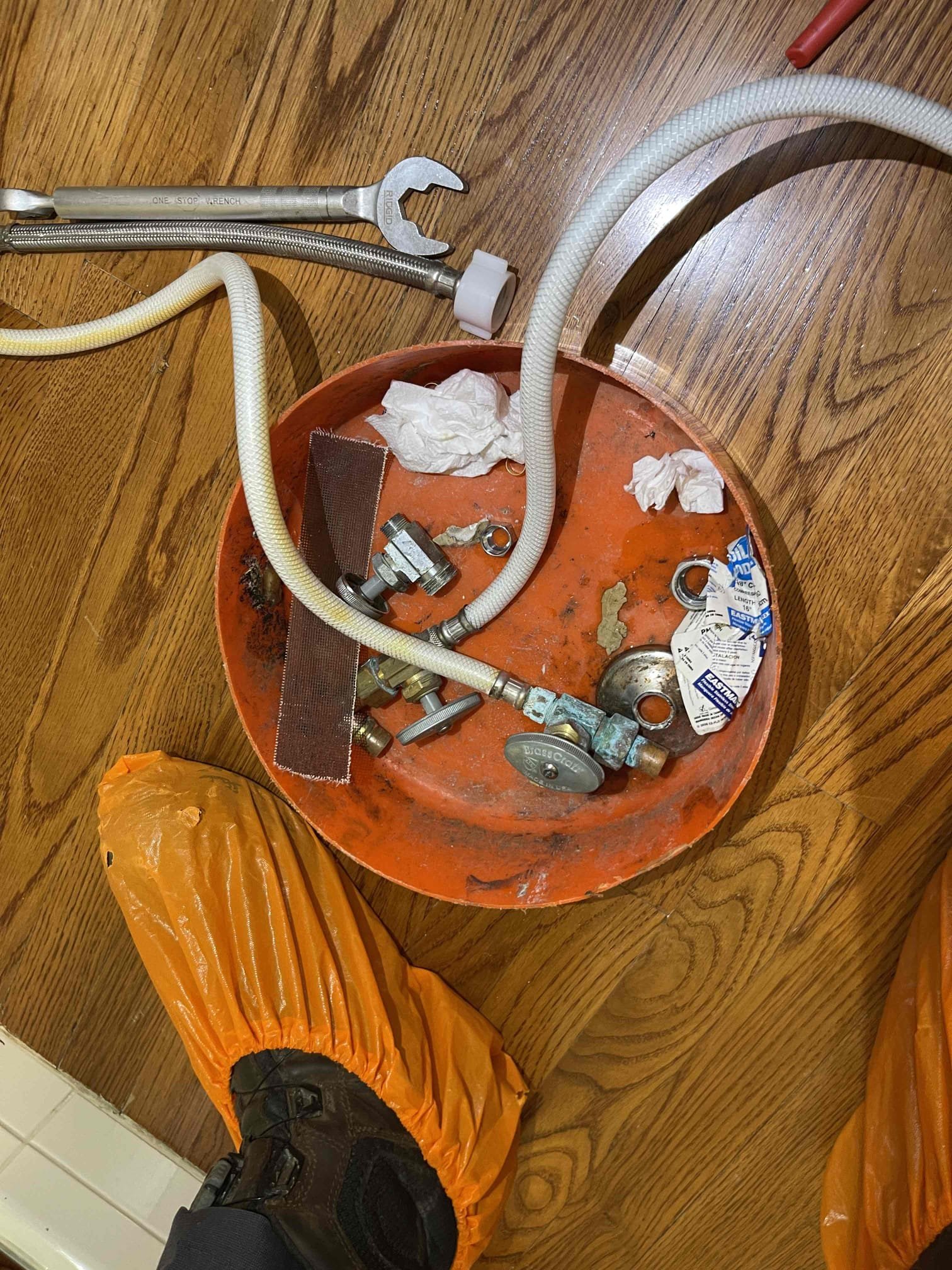 Jack and Jill bathroom, toilet and lavatory stop valve replacement.
Tested to ensure proper function and a leak free installation. 