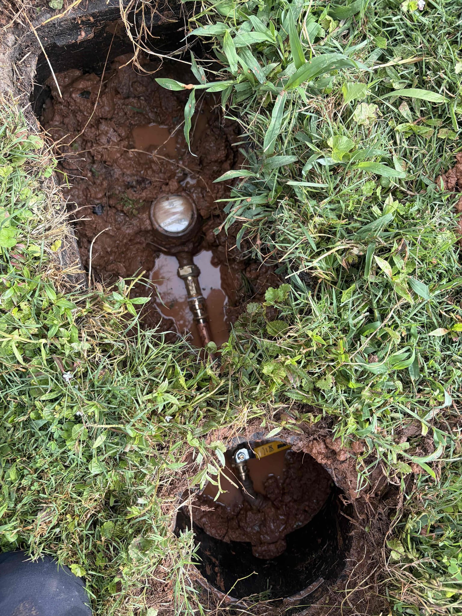 Upon arrival, customer stated they’re experiencing a high water bill. After inspection, found leak coming from meter nipple. We replaced whole water service from meter to home last year. Repair is currently under warranty. Replaced three-quarter meter nipple and installed new three-quarter copper ball valve. Tested system, no leaks at departure. Meter is no longer spinning.
