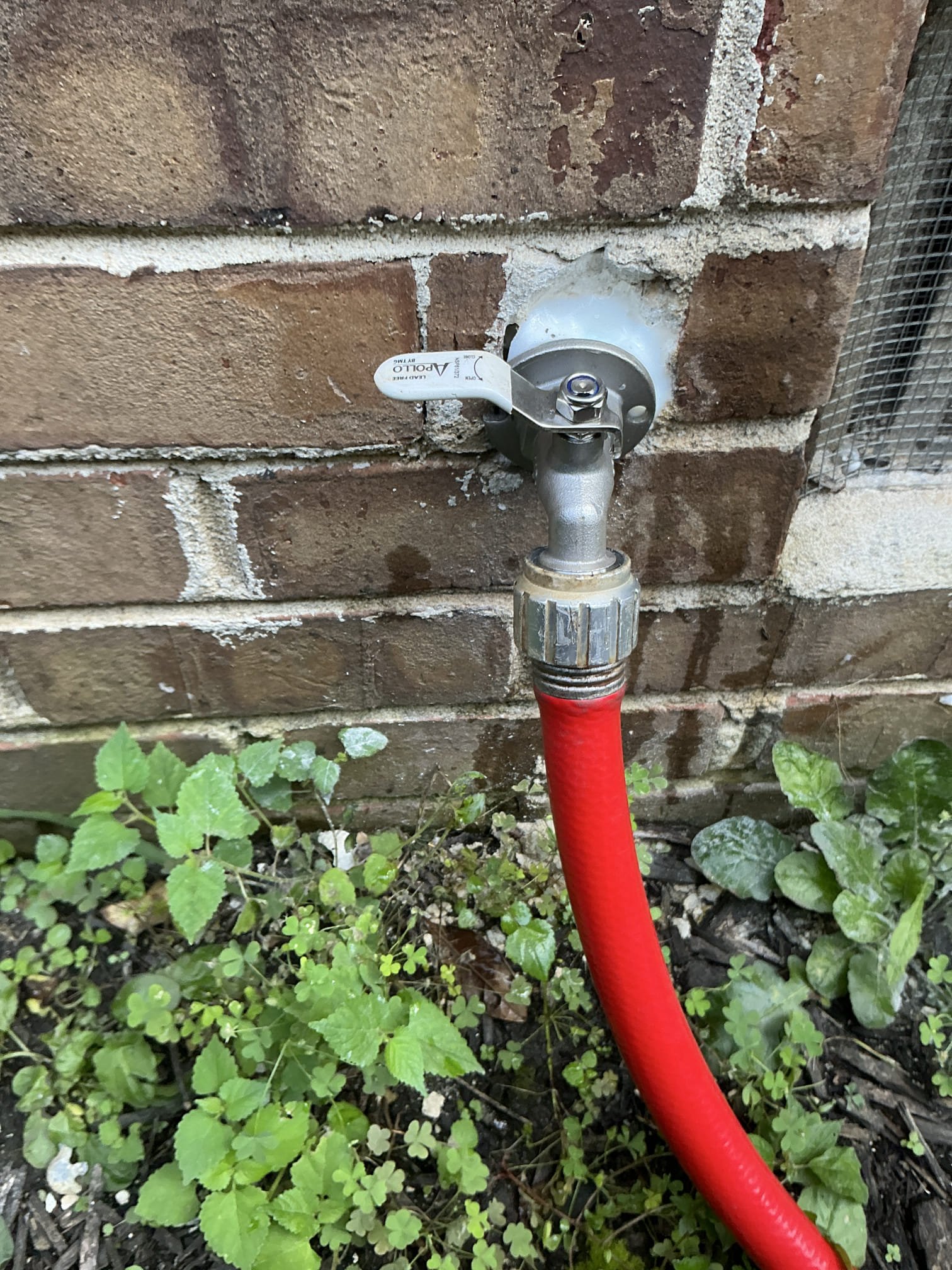 Reinstalled hose on hose Bibb. Hose threads were worn and we’re causing the hose to try and cross thread. Successfully installed hose and no leaks.