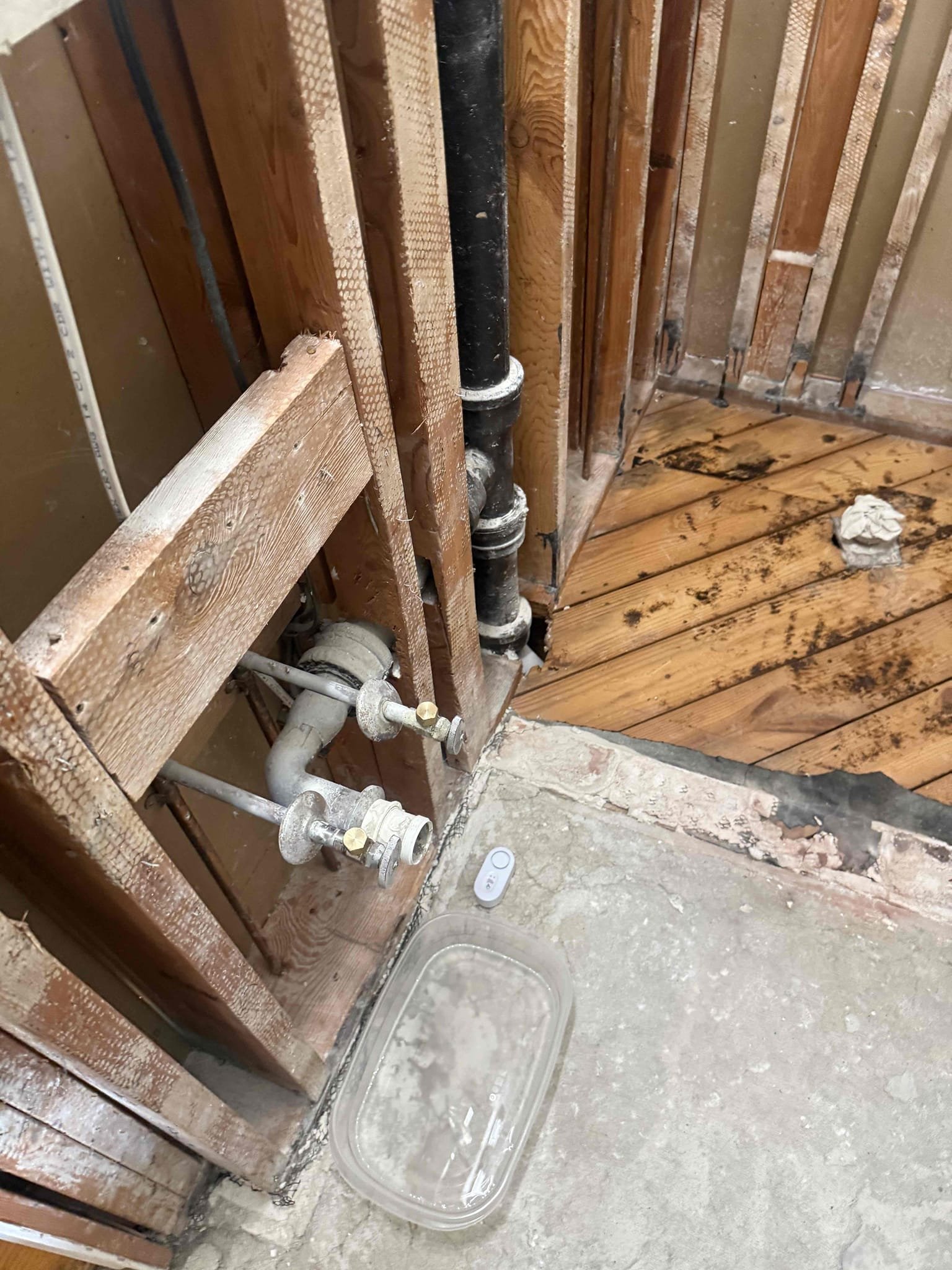 Left customer with estimate to relocate flange and toilet water line, install cs supplied vanity, shower valve, and toilet. Informed customer to have hvac duct changed from hard duct to flexible duct prior to the job 