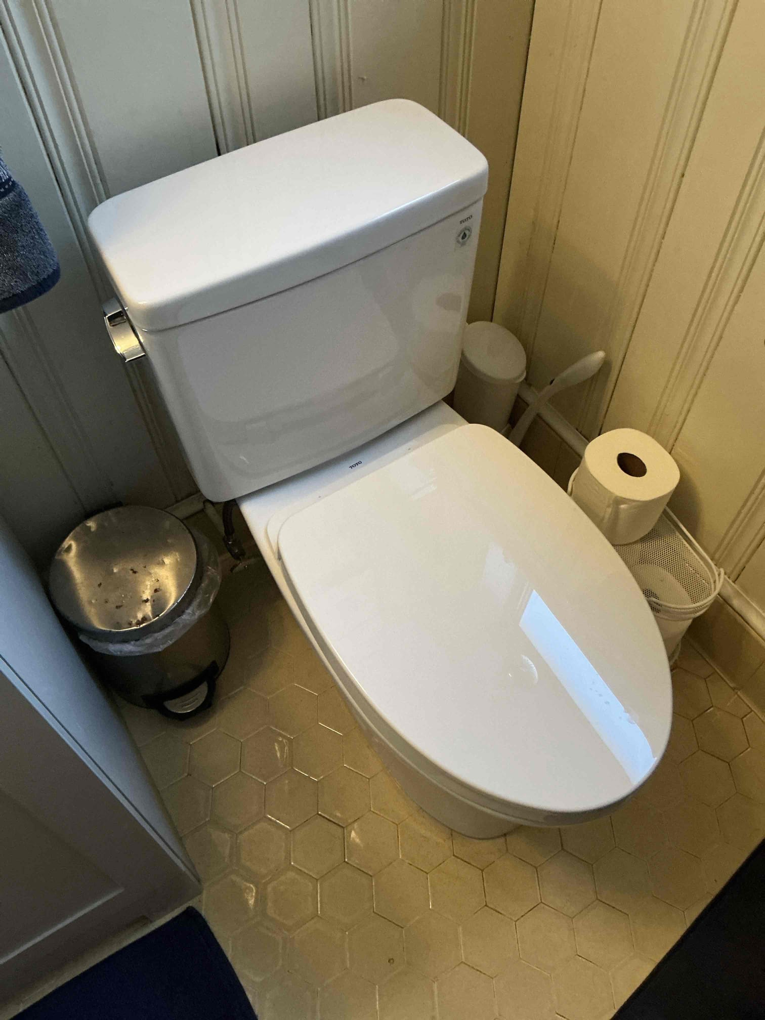 Diagnosed toilet issues. Toilet is working properly. Also tested levelness of toilet on floor. Everything is leveled and working properly 