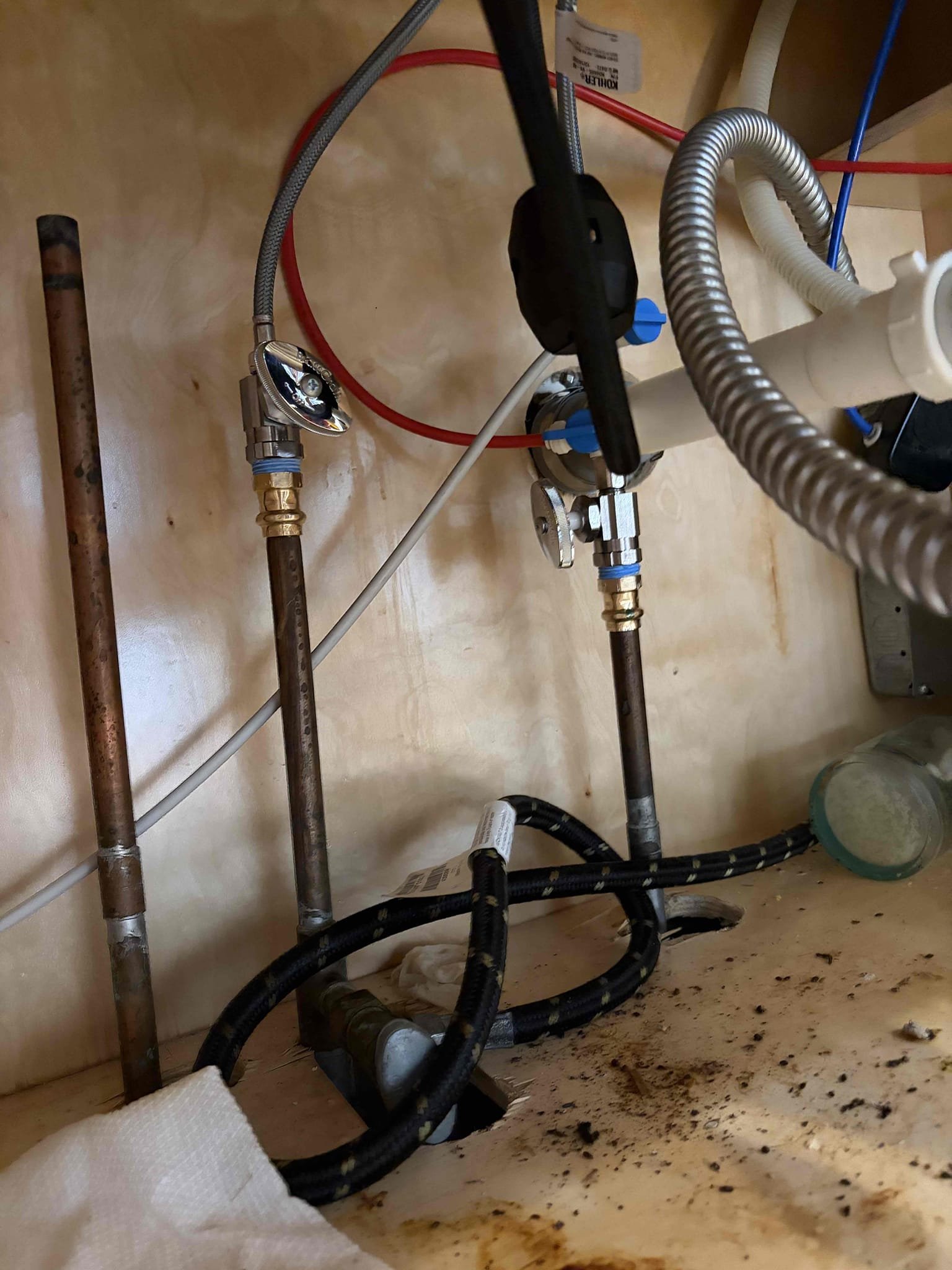 For this job, I installed a customer supplied kitchen sink faucet in the kitchen. The reason for the replacement is due to a faucet that was super super old. It was time to get it replaced after we couldn’t repair it so therefore the customer opted to go pick up a new faucet and for us to install one additionally I recommended to replace the shuttle valves below, so that’s exactly what we did installed two new multi shut off valves below tested for leaks. No leaks in the customer is all set.
