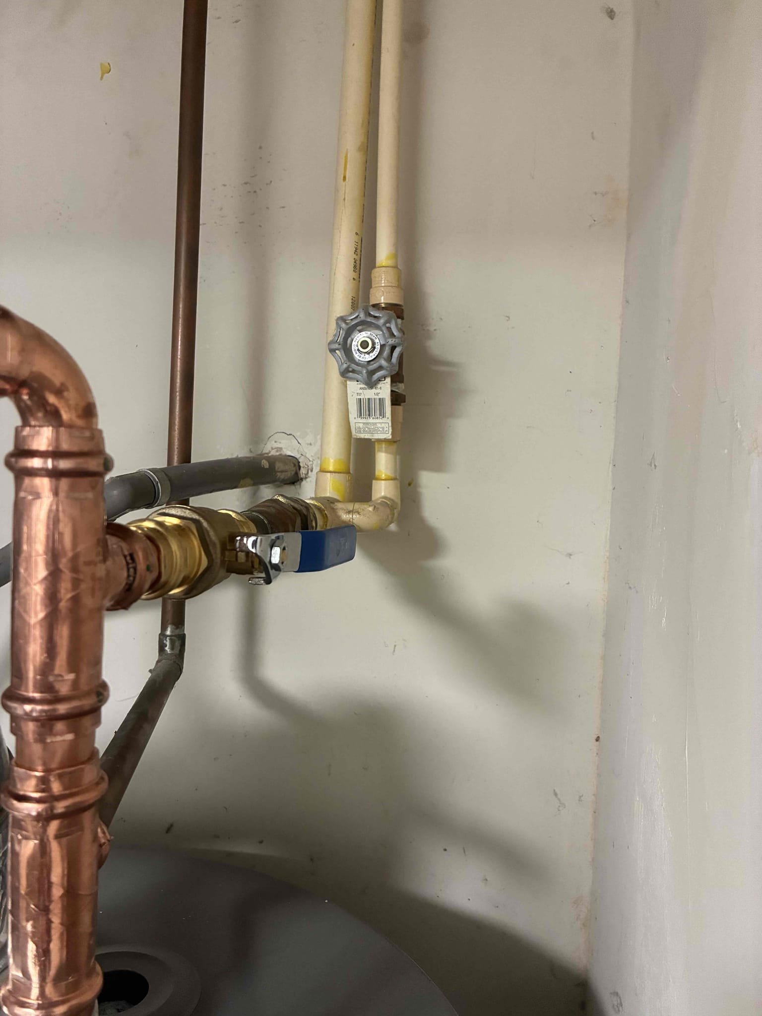 Upon arrival, Customer’s water heater leaking at base. Gave customer quote to replace heater and after approval replaced water heater with new Rheem 40 gallon gas water heater. Also installed new main valve and thermal expansion tank, after work was complete Check for leaks and proper function. 
