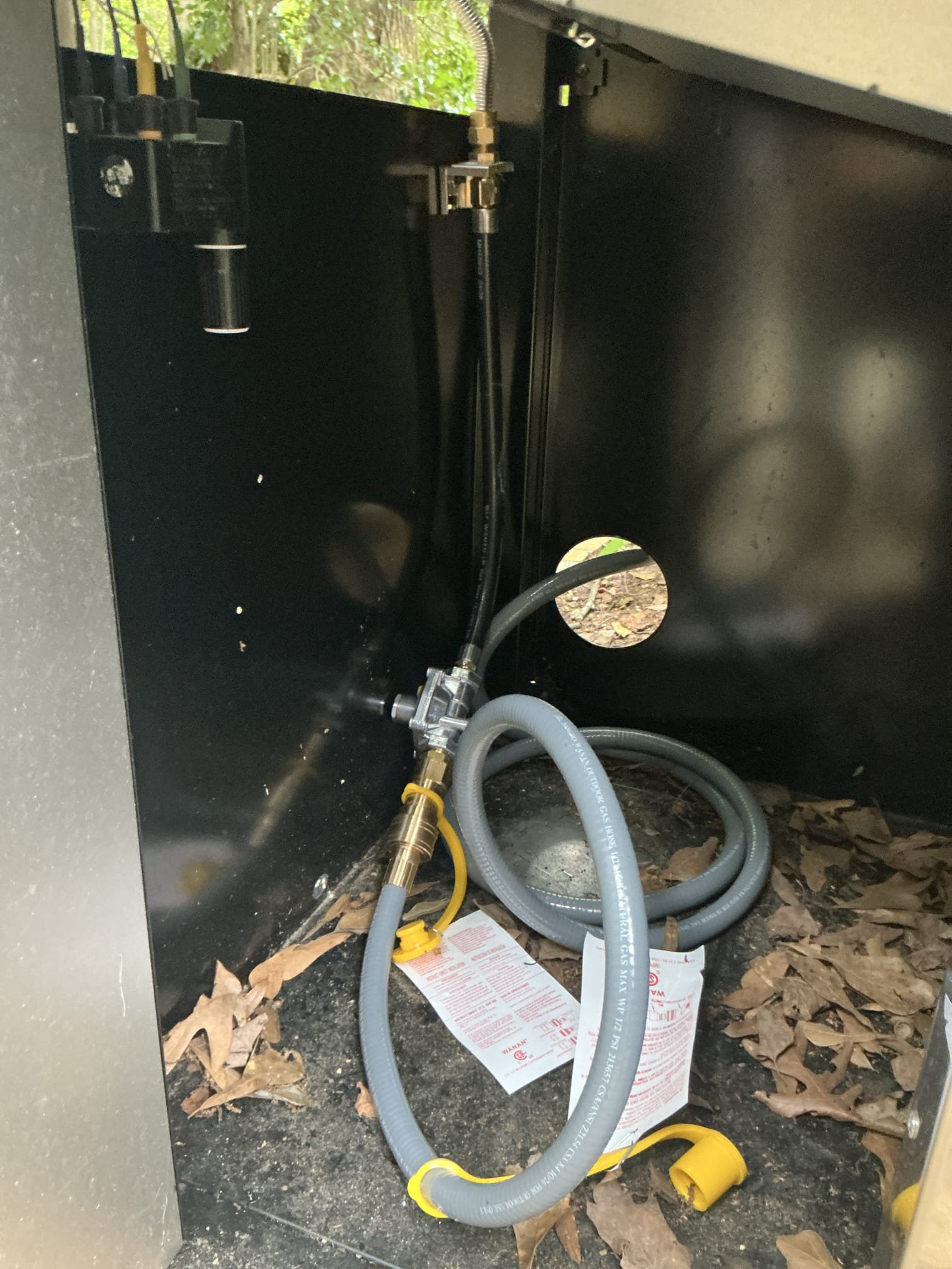 Diagnosed quick connect broken for gas grill outside. Customer had purchased new grill connect kit. Installed new kit and tightened all fittings. Tested gas grill for proper operation. No leaks detected after work completed 