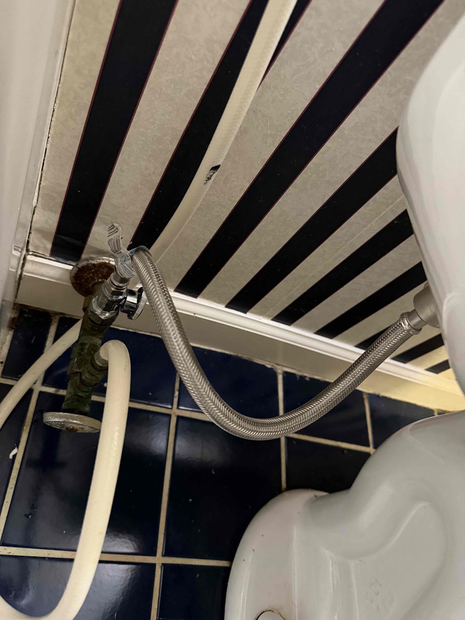 Upon arrival, customer states they were experiencing a leak coming from toilet. Notice leak is coming from fill valve. Fill valve is spraying water upward. Provided customer estimate to replace fill valve and failed straight stop. Customer approved estimate. Installed new quarter turn straight up and fill valve. No leaks at departure. Toilet is working properly at departure.