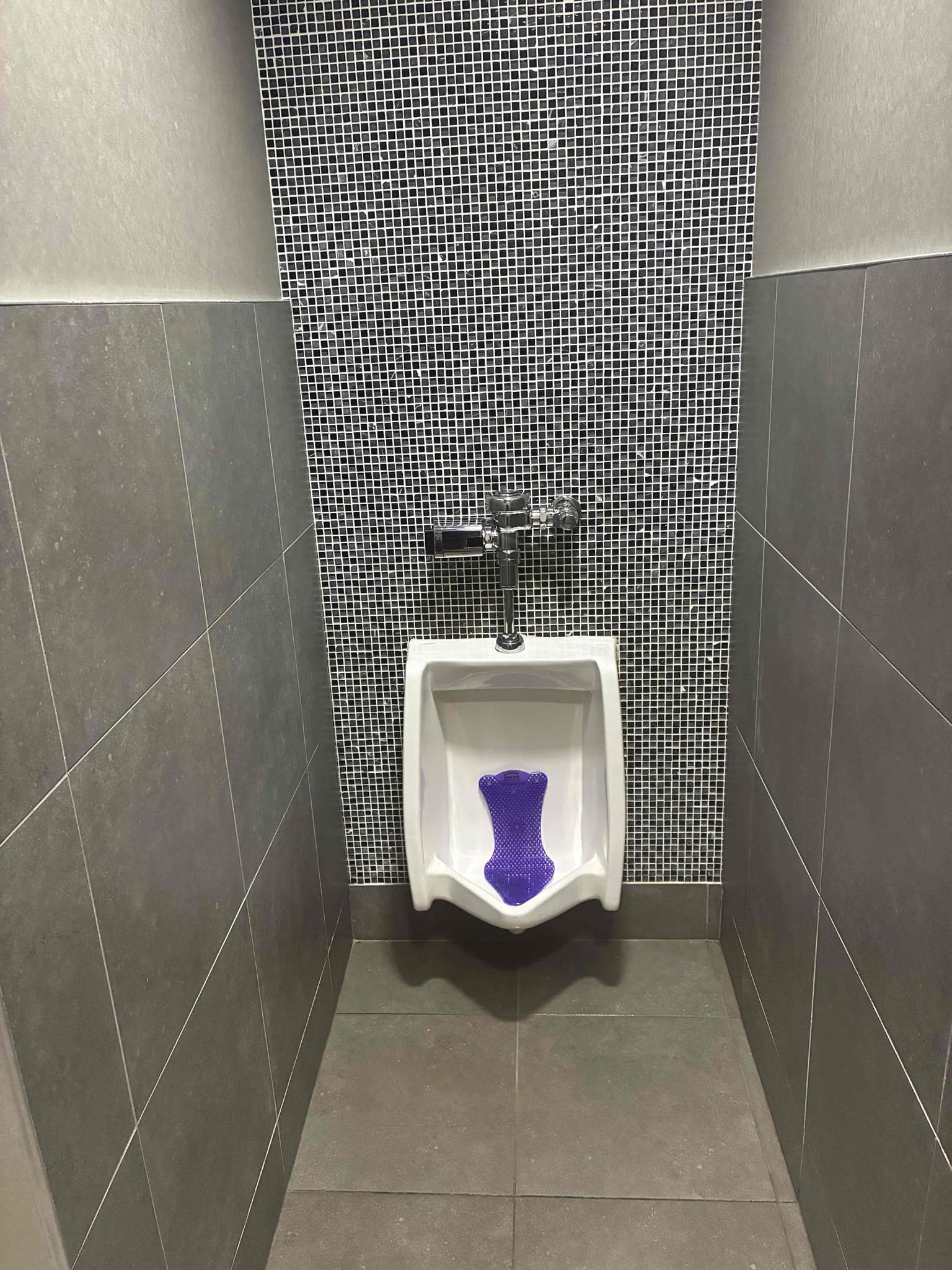 Found that the office area men’s restroom urinal is constantly running and middle stall toilet has a bad flapper. Replaced urinal Sloan flush valve. Also replaced middle stall toilet fill valve and 3” flapper. Tested and left in good working order.