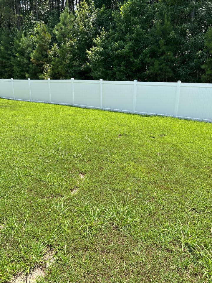 Hopewell, VA - 6 foot vinyl privacy fence