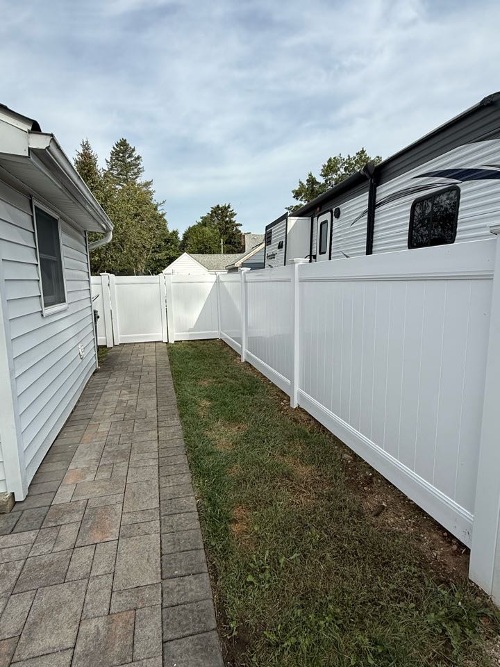 Centerport, NY - Top Rail Fence Huntington just wrapped up a clean 5-foot white vinyl privacy fence installation in Centerport, New York 🏡. This new fence adds privacy, security, and lasting curb appeal — built to handle Long Island weather.  📞 Call 631-778-8808 or visit toprailfences.com/locations/huntington for a free estimate today!  #FenceInstallation #CenterportNY #PVCFence #VinylPrivacyFence #TopRailFenceHuntington #VeteranOwned #LongIslandFencing #CurbAppeal