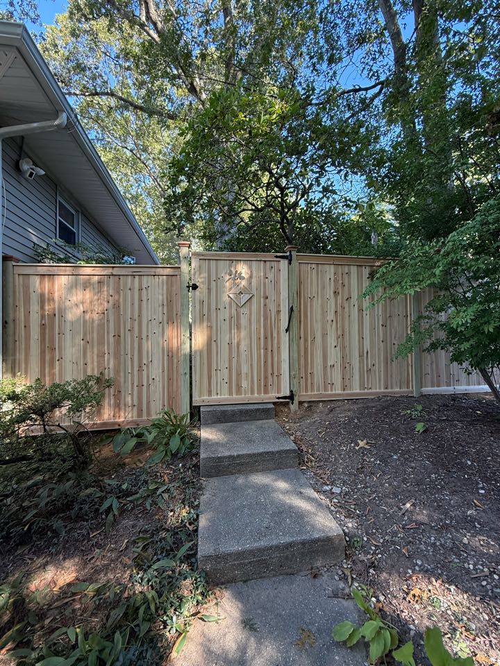 Smithtown, NY - Cedar Fence Upgrade in Smithtown, NY! 🪵 We just installed a gorgeous 6-foot cedar fence with two gates, adding privacy and timeless beauty to this property. Cedar = classic, strong, and built to last!  📍 Smithtown, NY #CedarFence #FenceInstallation #SmithtownNY #TopRailFenceHuntington #VeteranOwned #PrivacyFence #LongIslandHomes