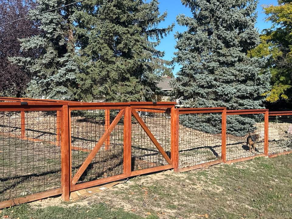 Niwot, CO - Looking for a 5 foot tall, simple, wild hog fence, while you found it. The construction consist of 4 x 4 post 2 x 4 rails and black 3 x 3 six gauge welded wire and a 2 x 4 cap in Longmont, Colorado Niwot, CO - Looking for a 5 foot tall, simple, wild hog fence, while you found it. The construction consist of 4 x 4 post 2 x 4 rails and black 3 x 3 six gauge welded wire and a 2 x 4 cap in Longmont, Colorado
