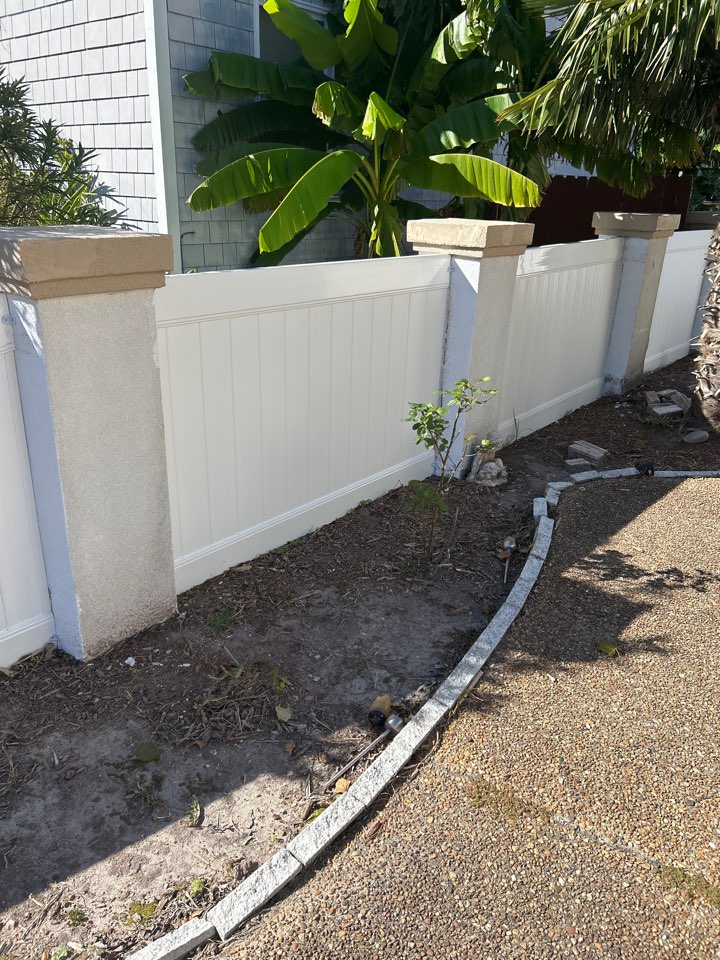 Virginia Beach, VA -  4vyl high vinyl fence